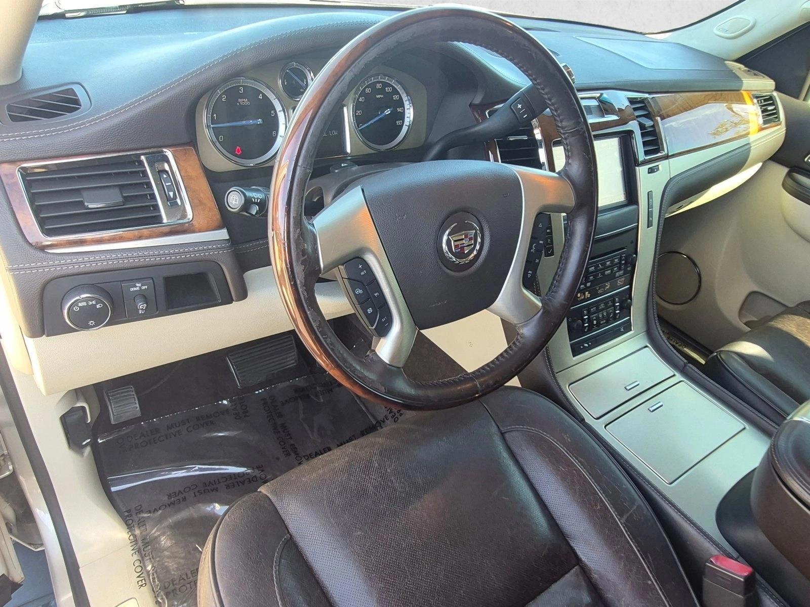 Thumbnail: 2013 Cadillac Escalade - 3