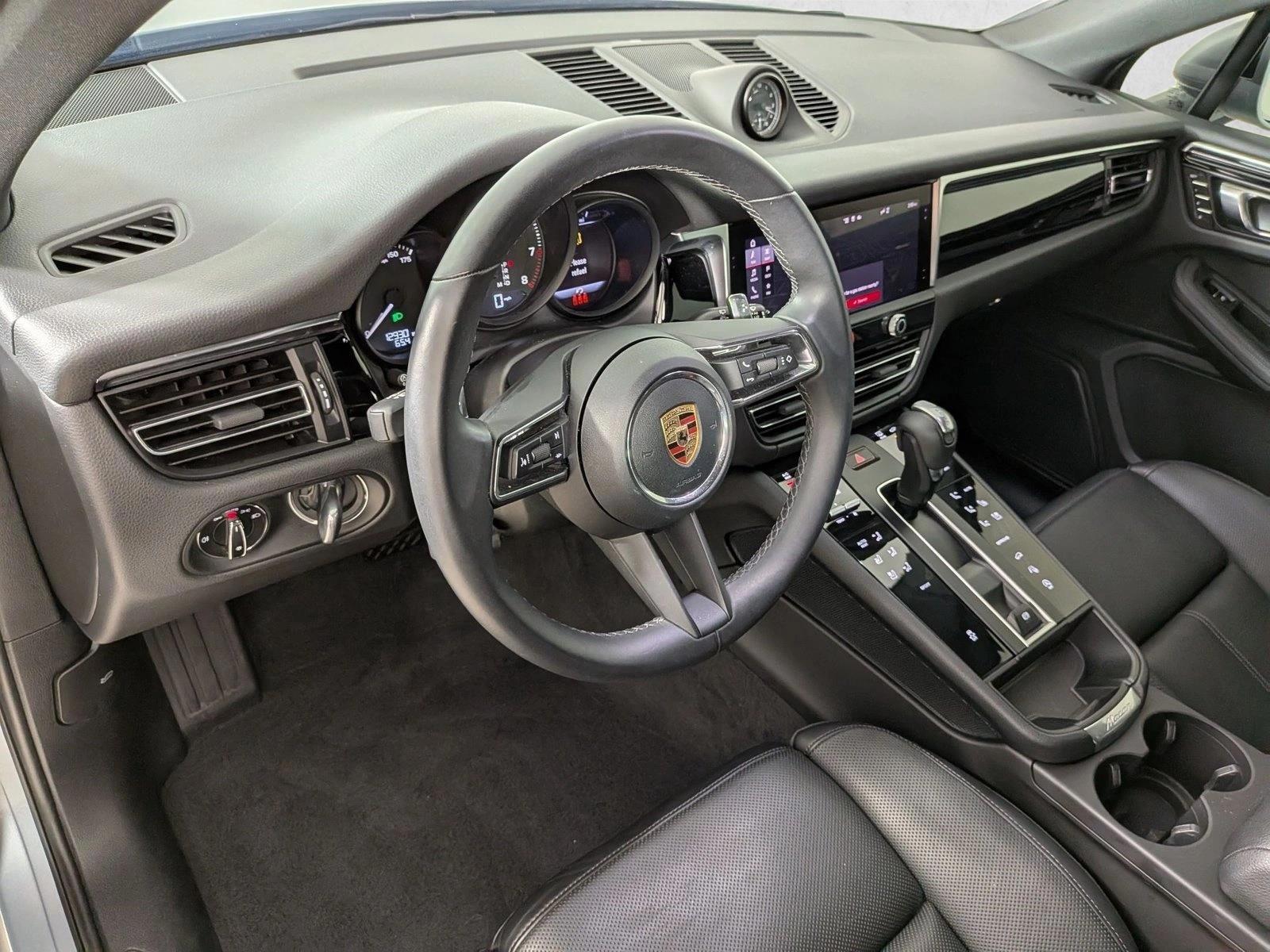 Thumbnail: 2024 Porsche Macan - 2