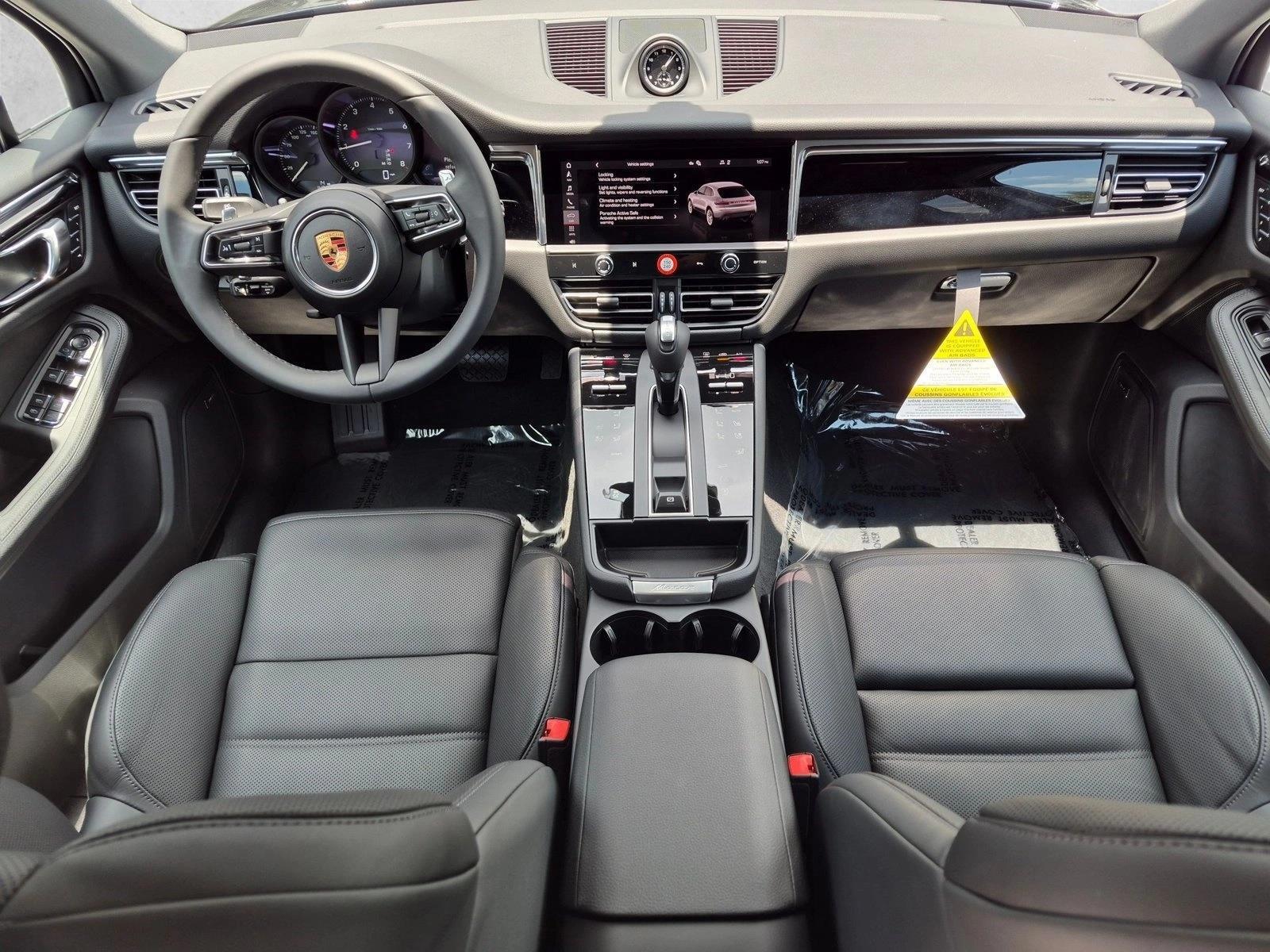 Thumbnail: 2026 Porsche Macan - 5
