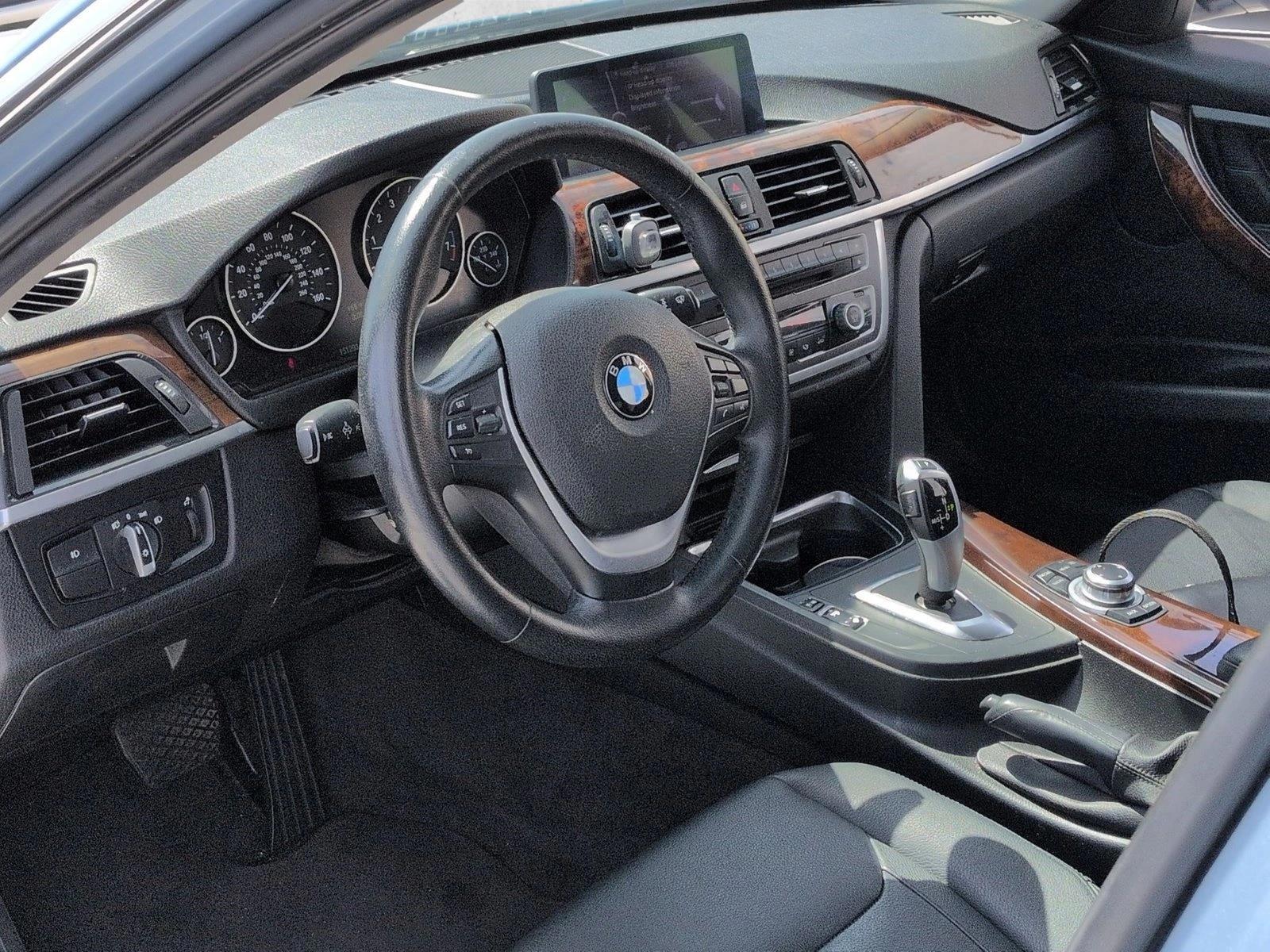 Thumbnail: 2013 BMW 3 Series - 3
