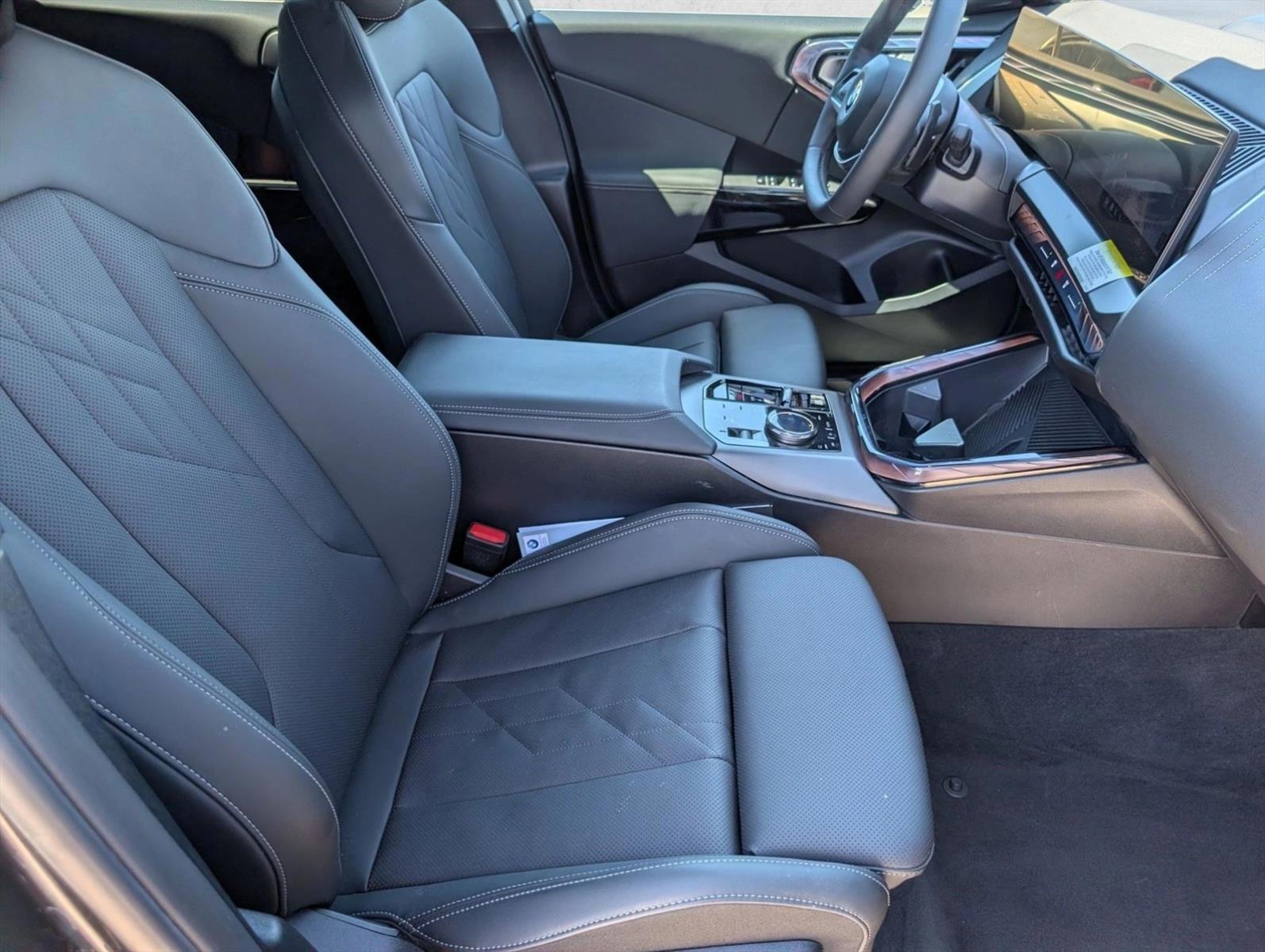 2026 BMW X3 30 - Photo 23