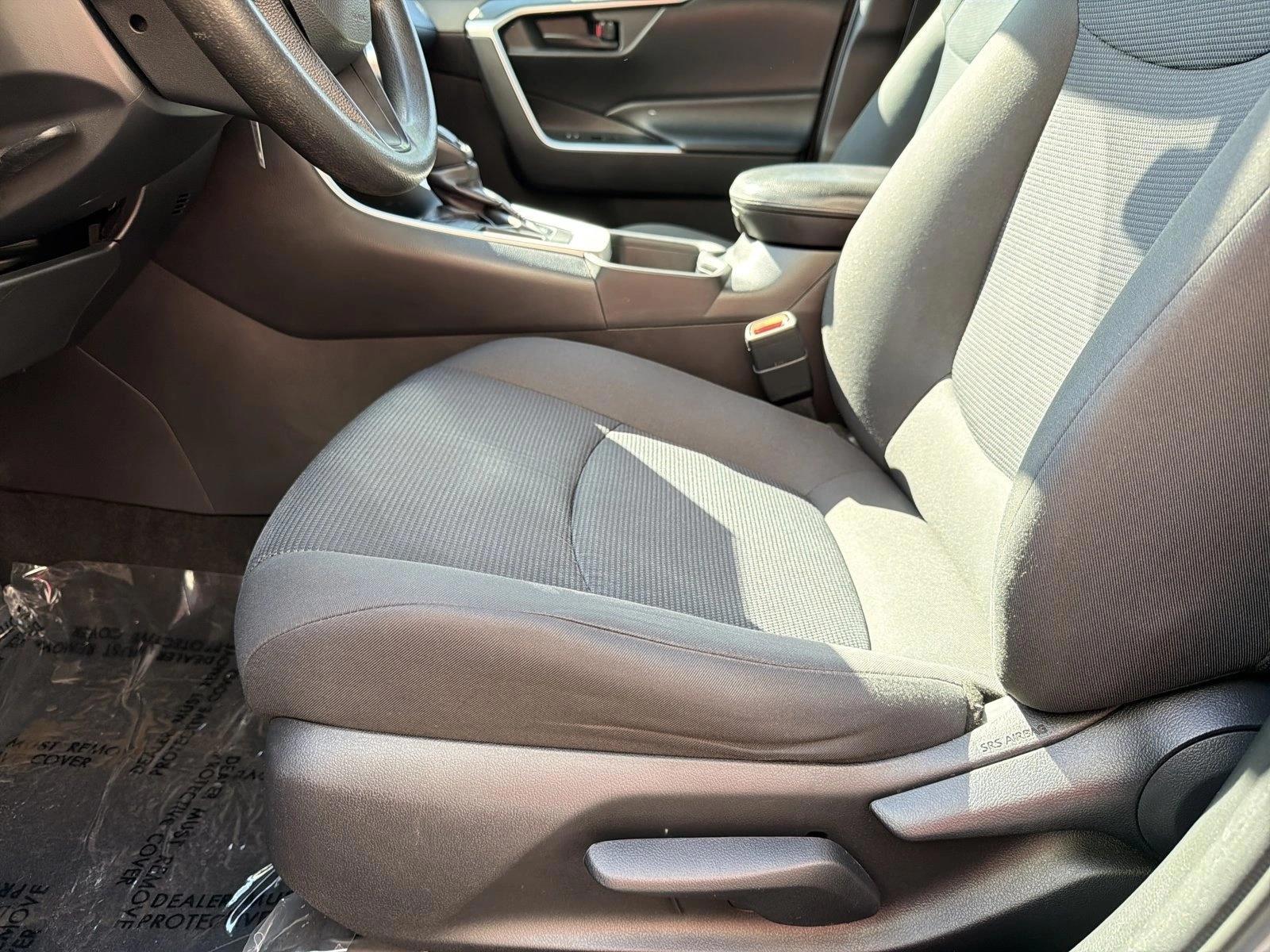 Thumbnail: 2020 Toyota RAV4 - 4