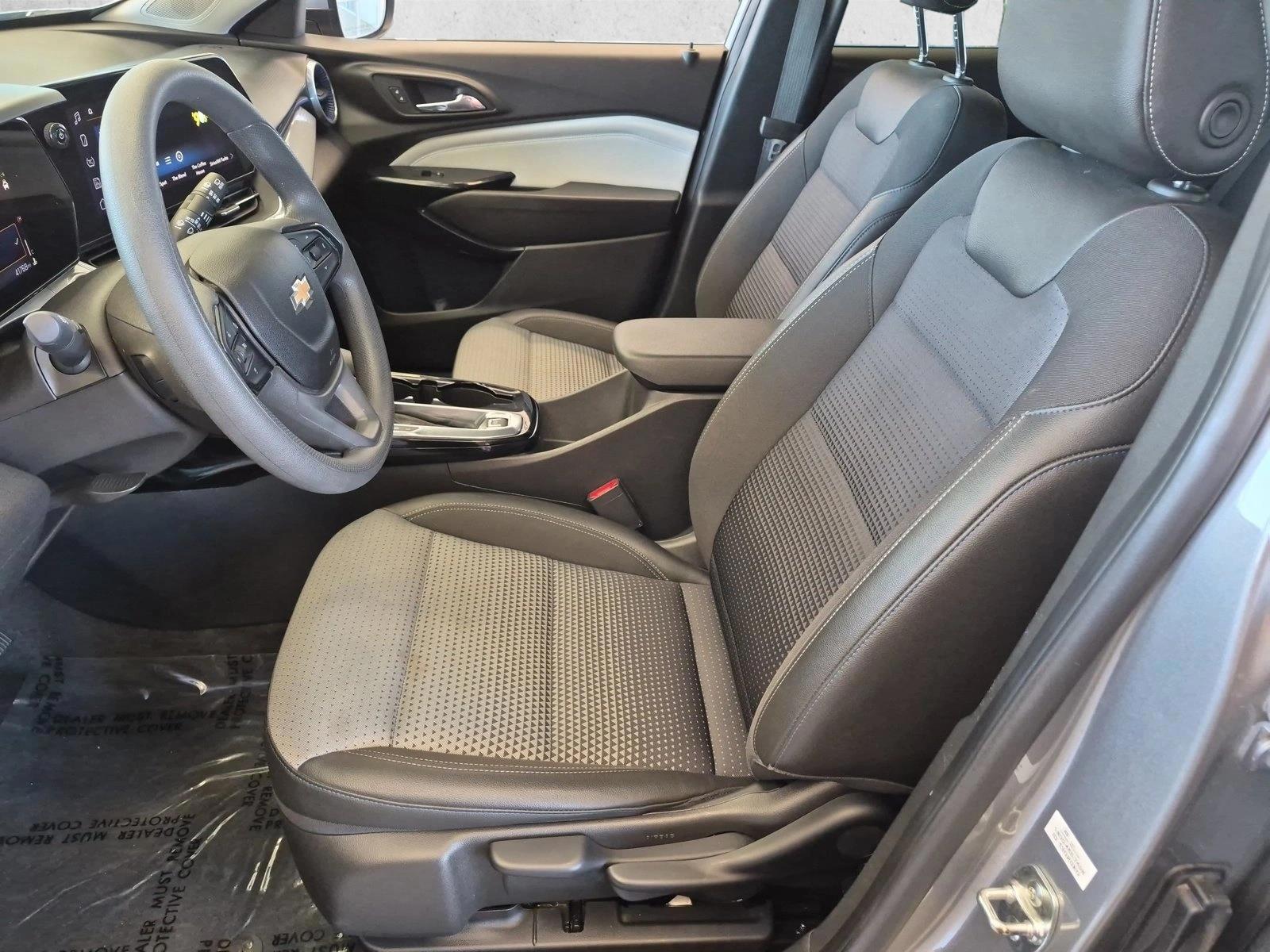2025 Chevrolet Trax LT - Photo 21