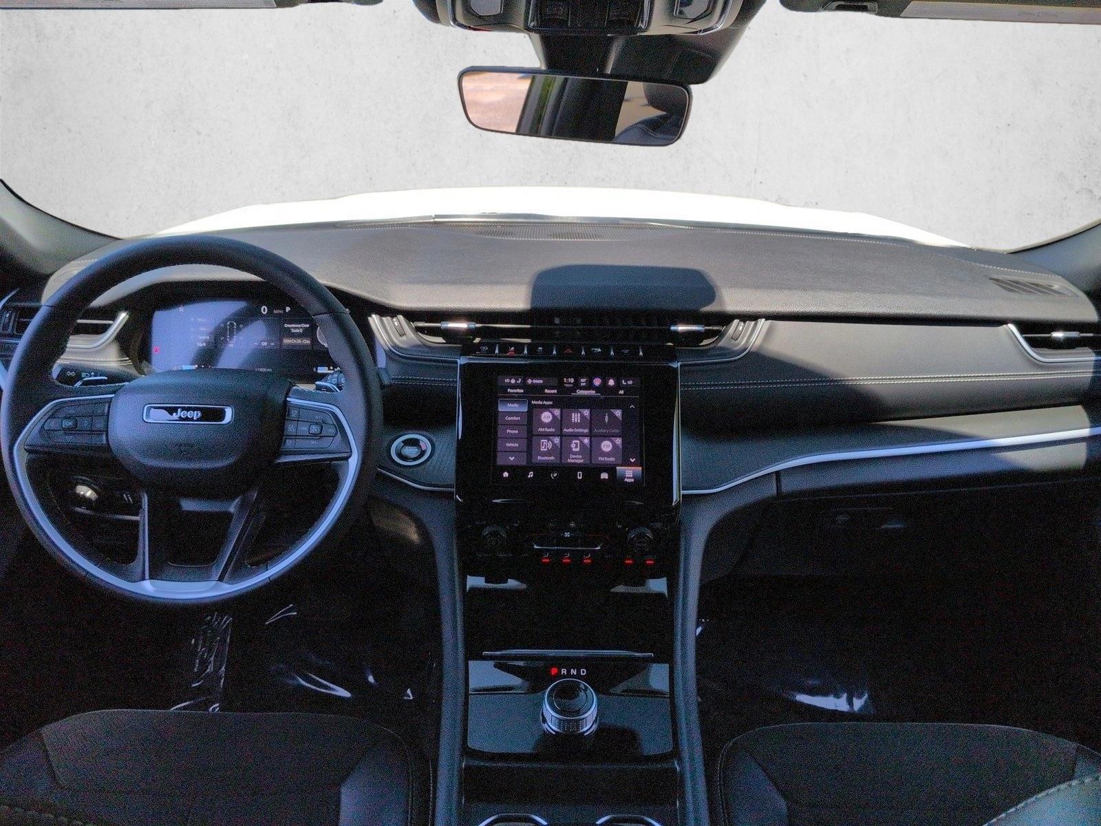 Thumbnail: 2025 Jeep Grand Cherokee L - 4