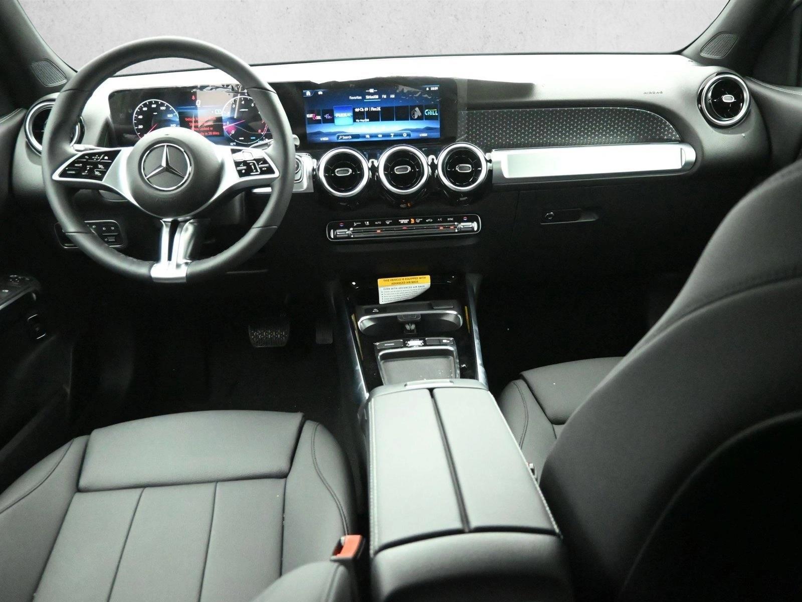 Thumbnail: 2026 Mercedes-Benz GLB - 4