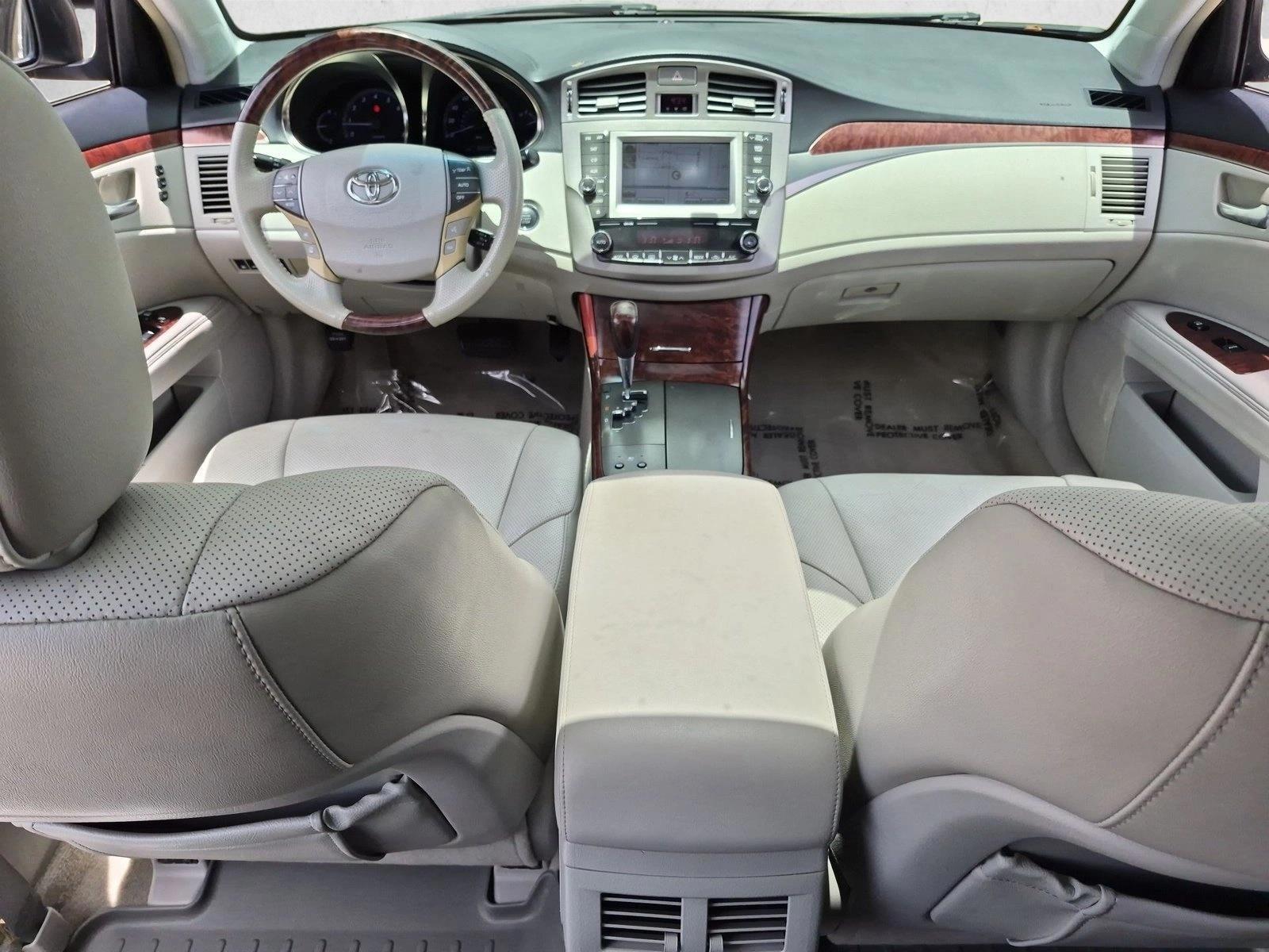 Thumbnail: 2011 Toyota Avalon - 3