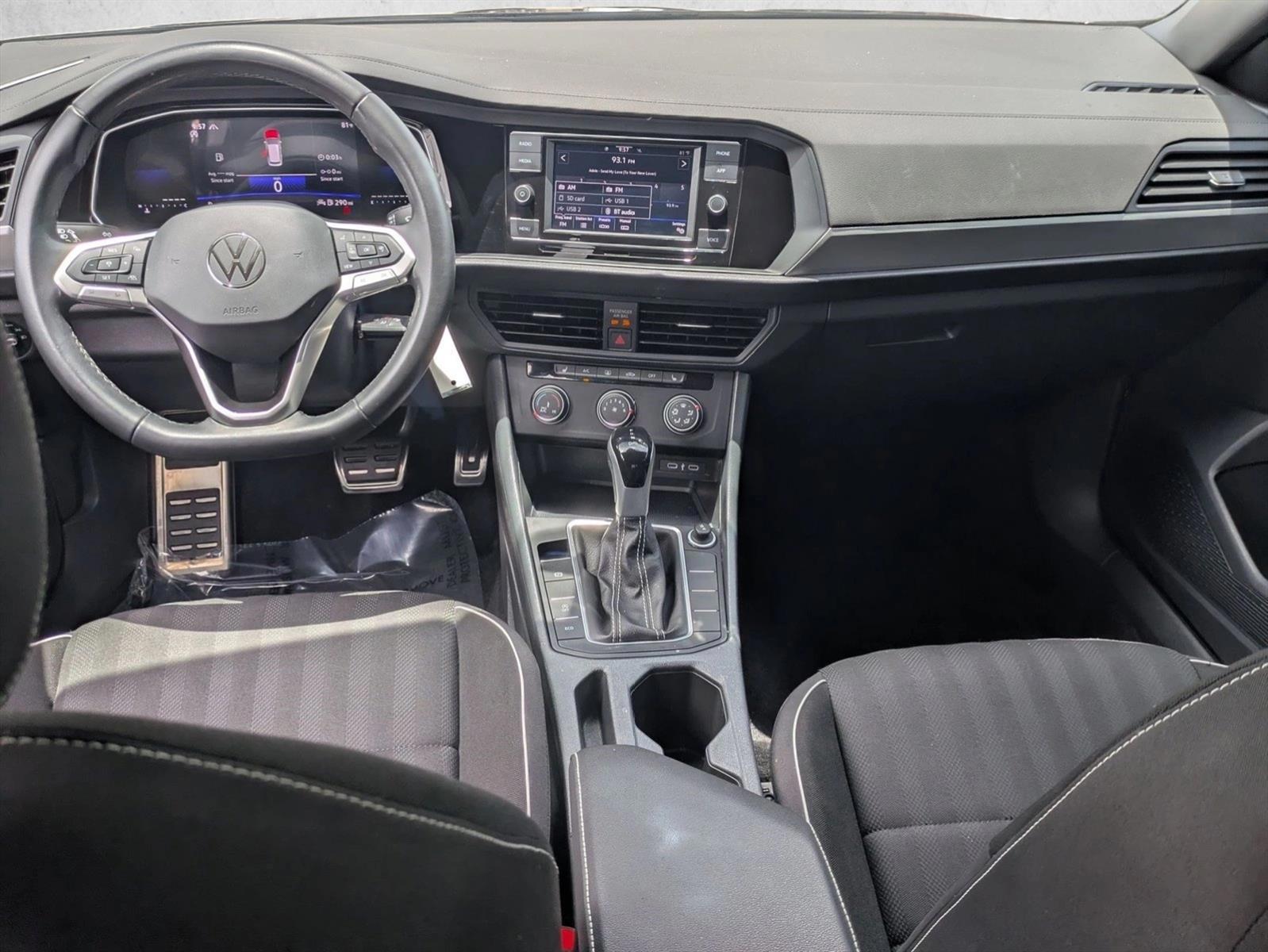 Thumbnail: 2024 Volkswagen Jetta - 3