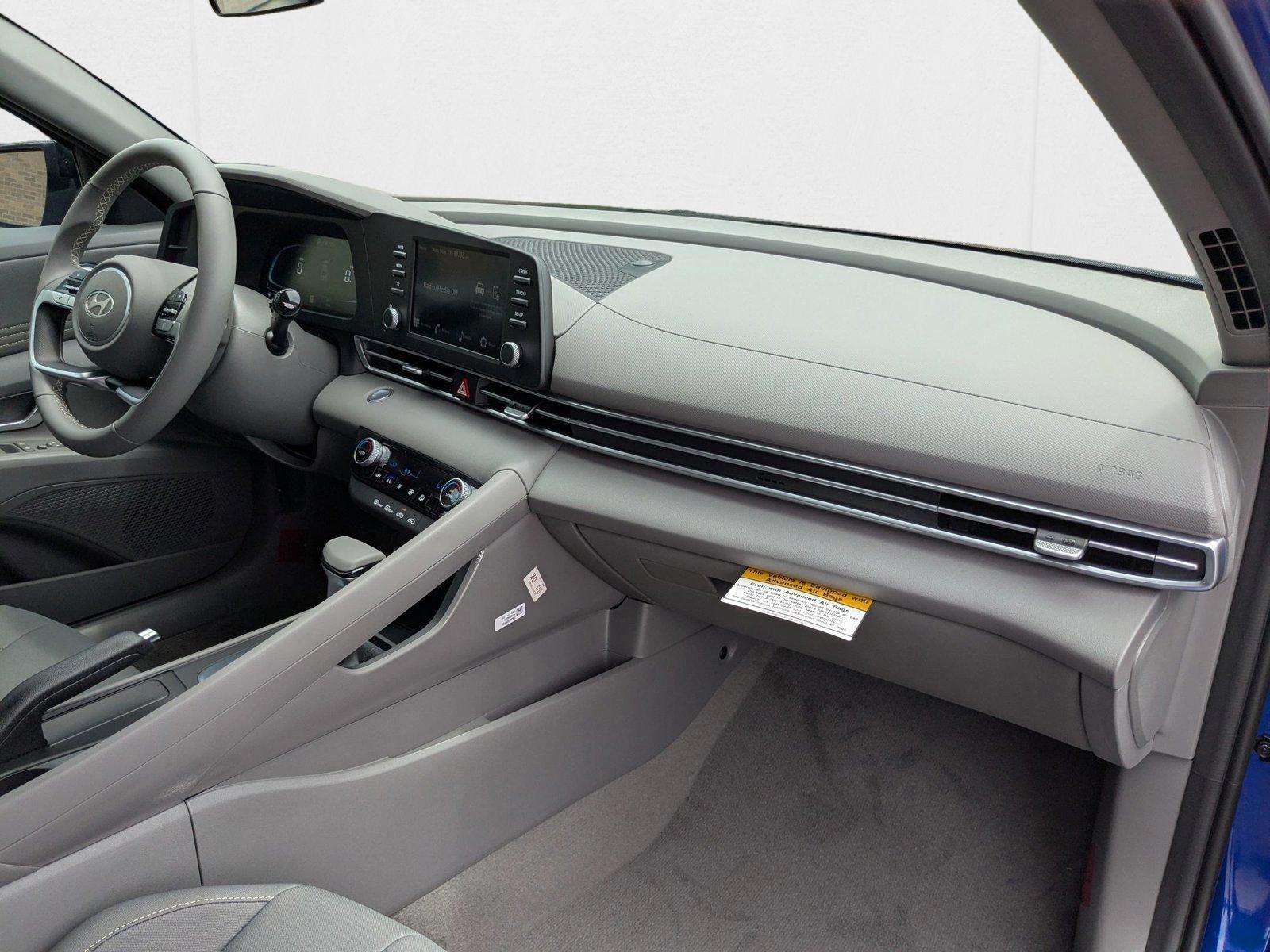 2025 Hyundai Elantra SEL - Photo 22