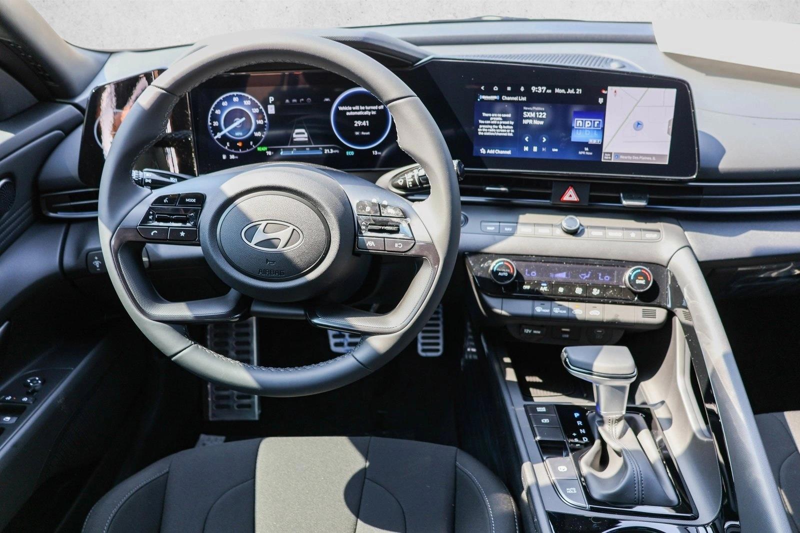 Thumbnail: 2025 Hyundai Elantra - 4