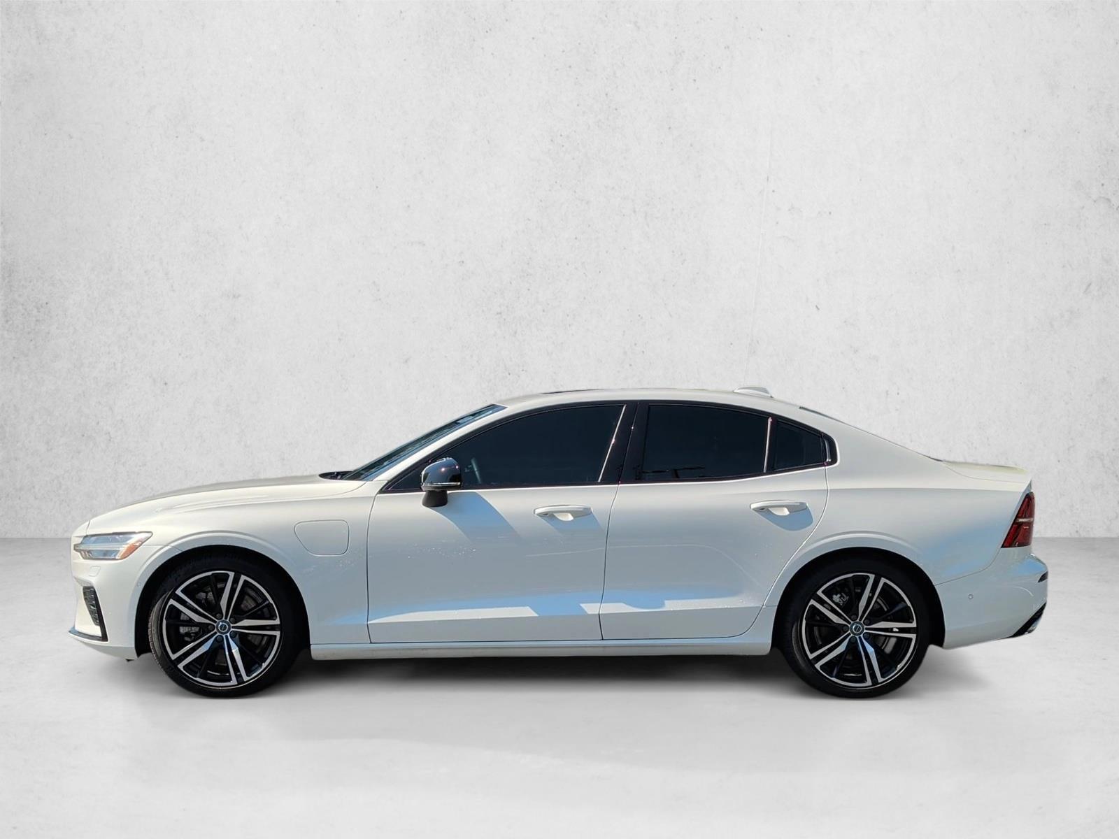 Thumbnail: 2022 Volvo S60 - 2