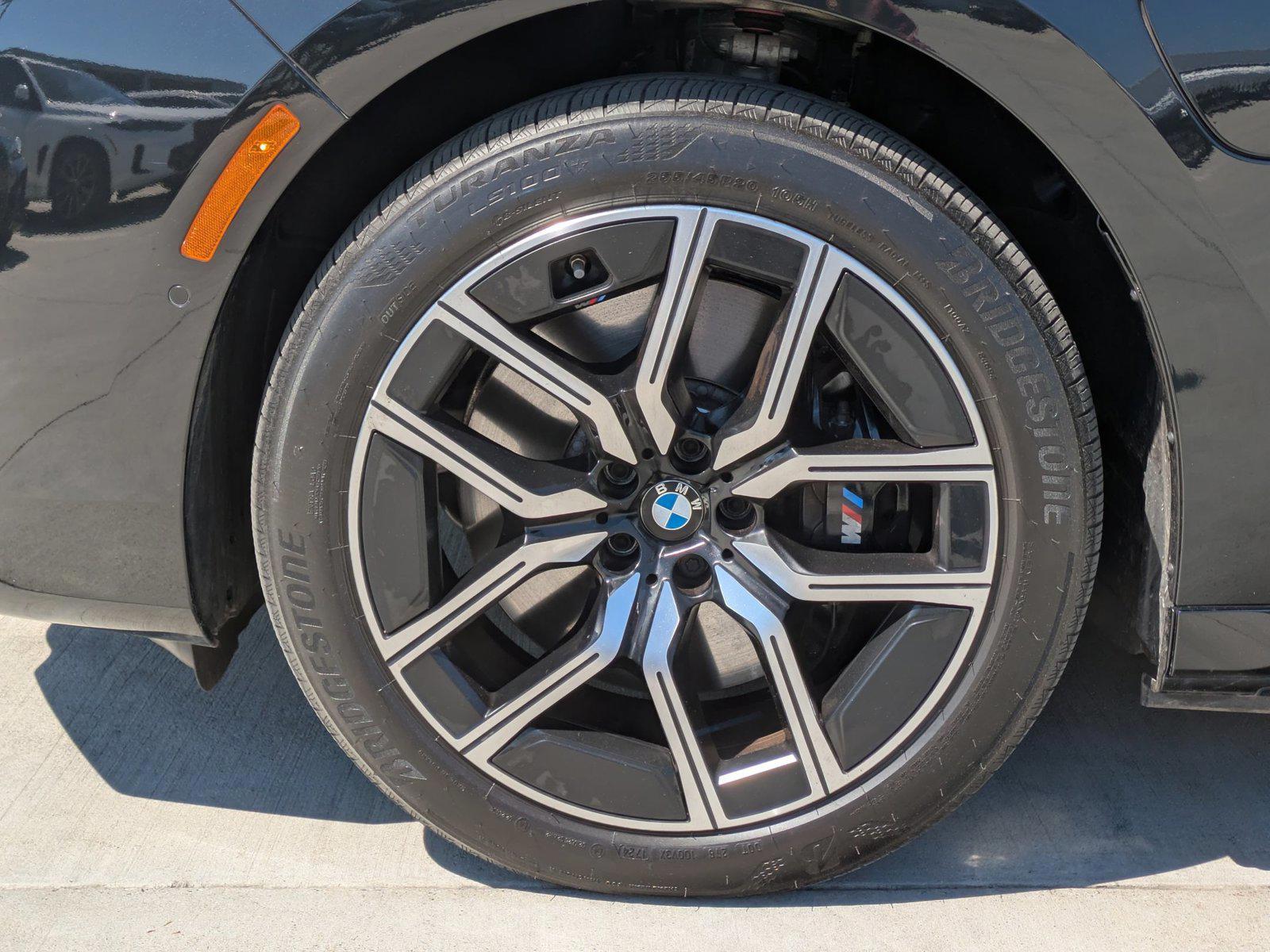 2025 BMW 7 Series 750e - Photo 25