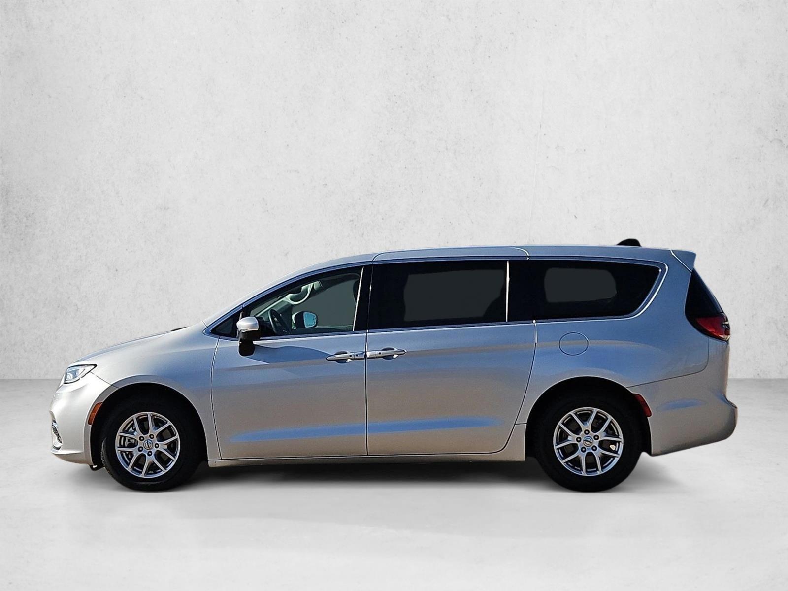 Thumbnail: 2023 Chrysler Pacifica - 2