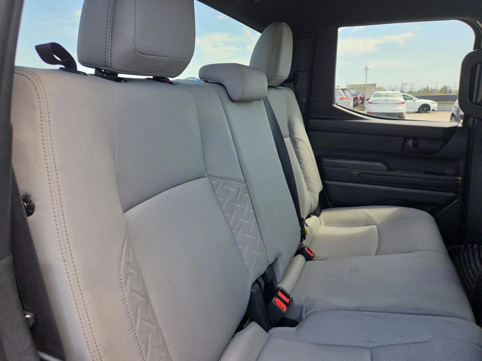 2025 Toyota Tacoma SR5 - Photo 18