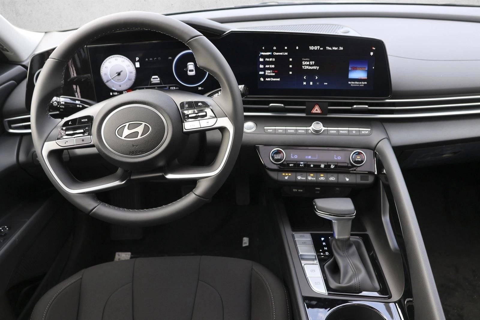 Thumbnail: 2025 Hyundai Elantra - 4