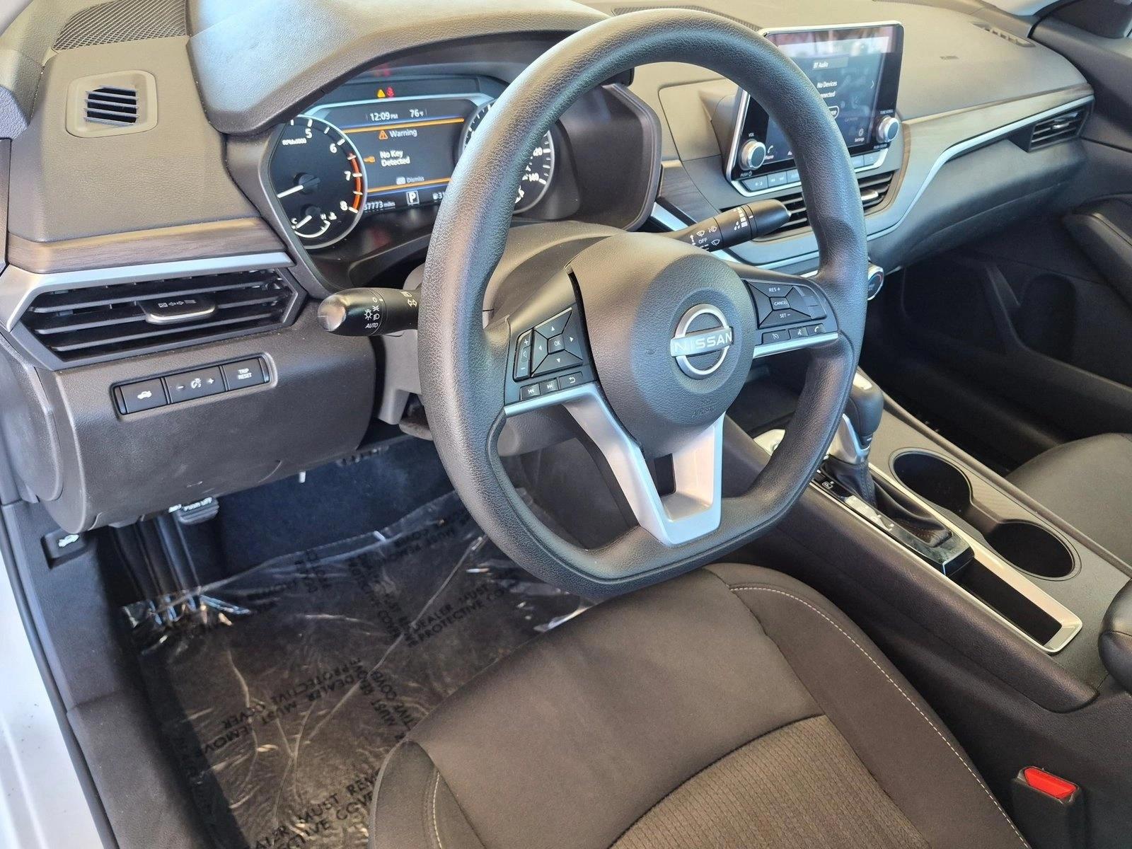 2025 Nissan Altima SV - Photo 10