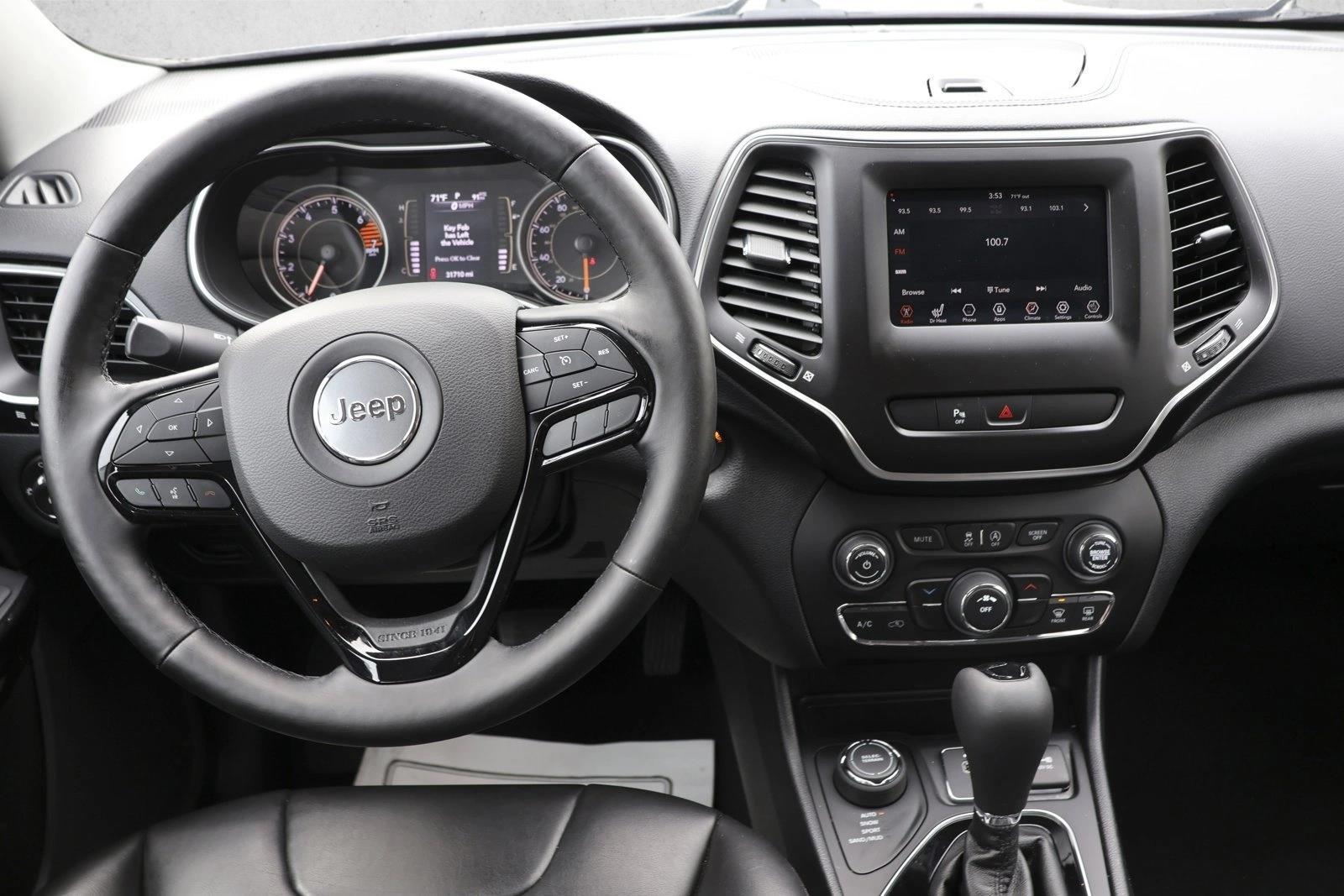 Thumbnail: 2020 Jeep Cherokee - 3