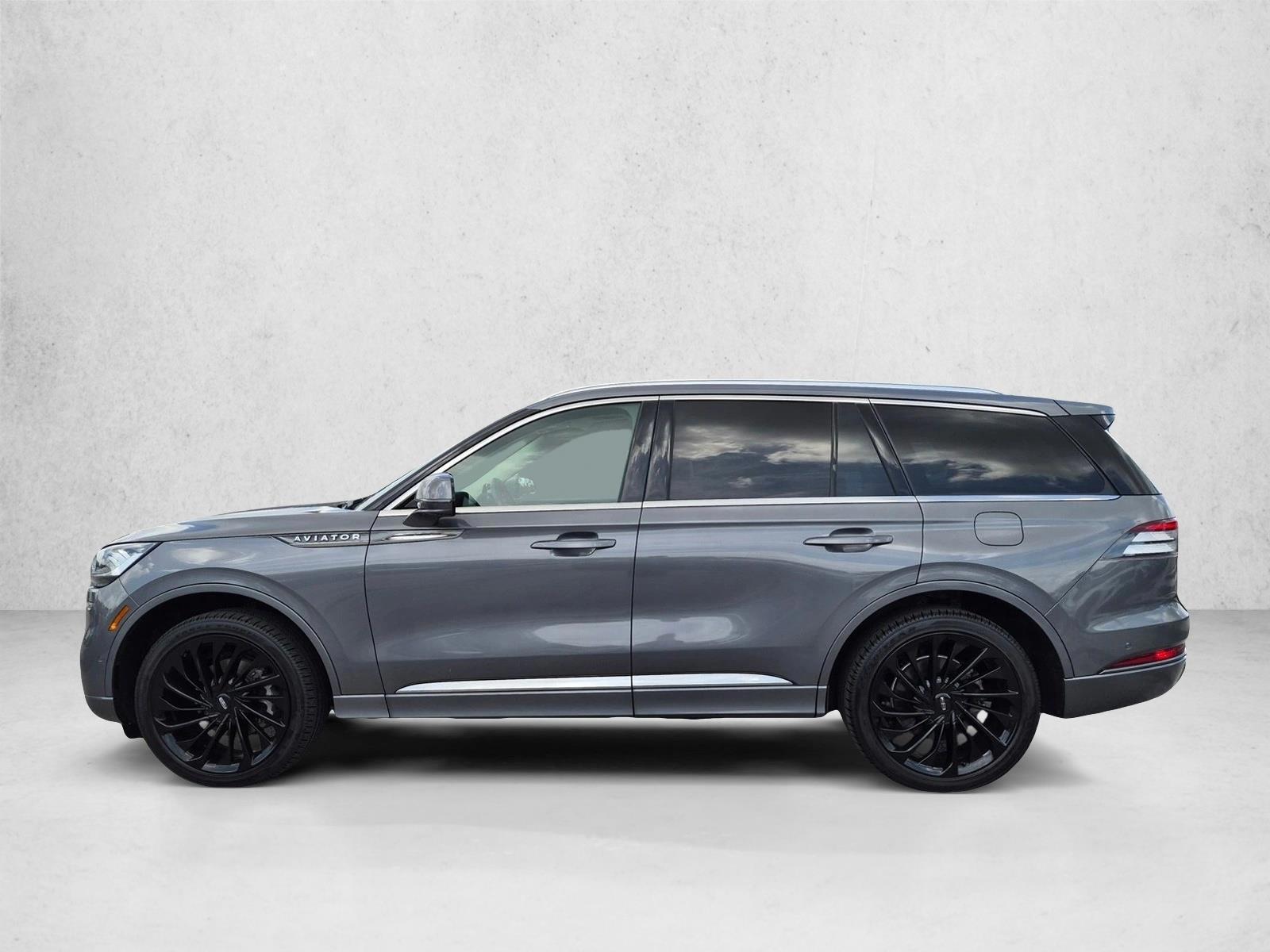 Thumbnail: 2022 Lincoln Aviator - 2