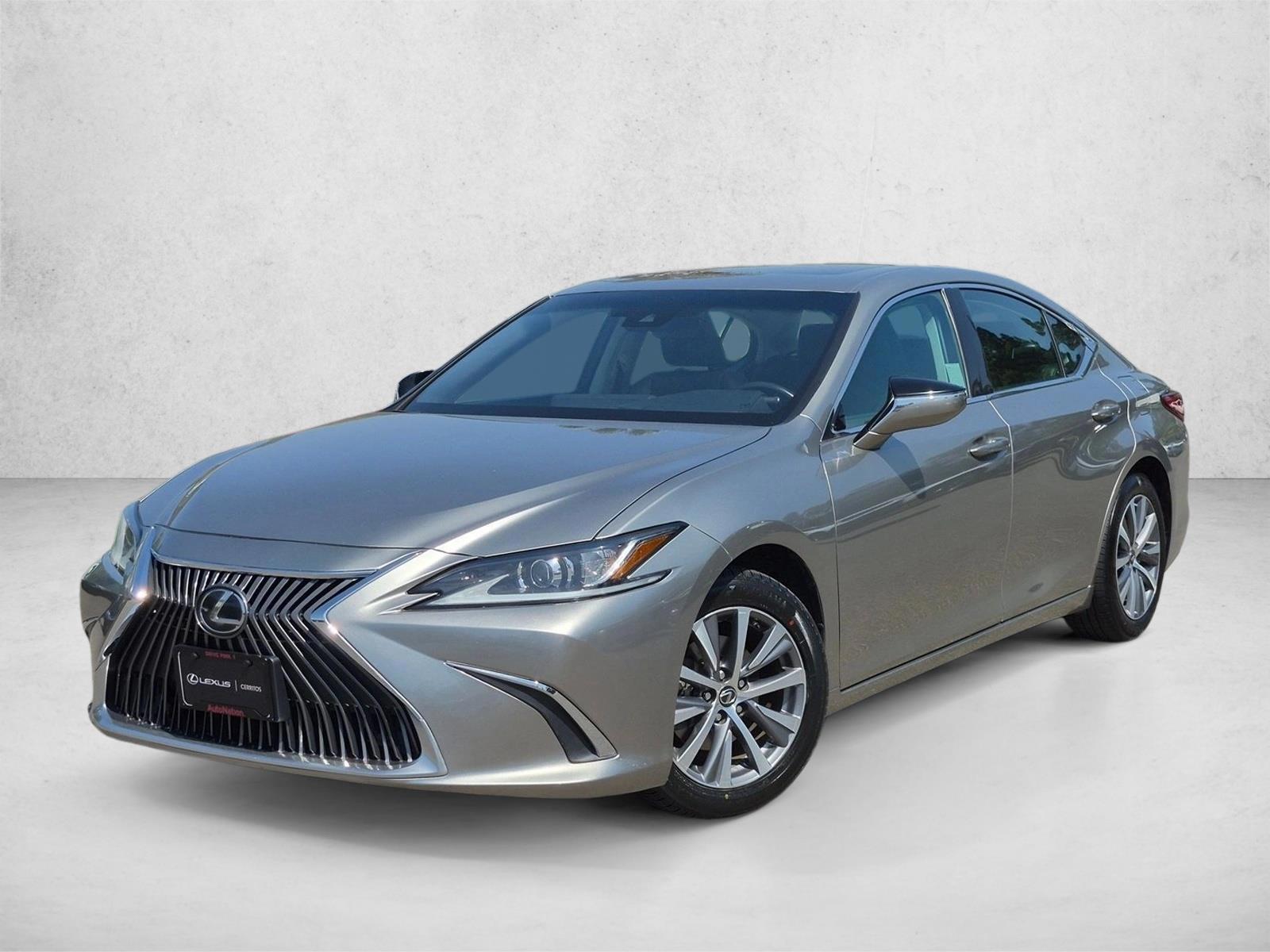 Thumbnail: 2021 Lexus ES - 1