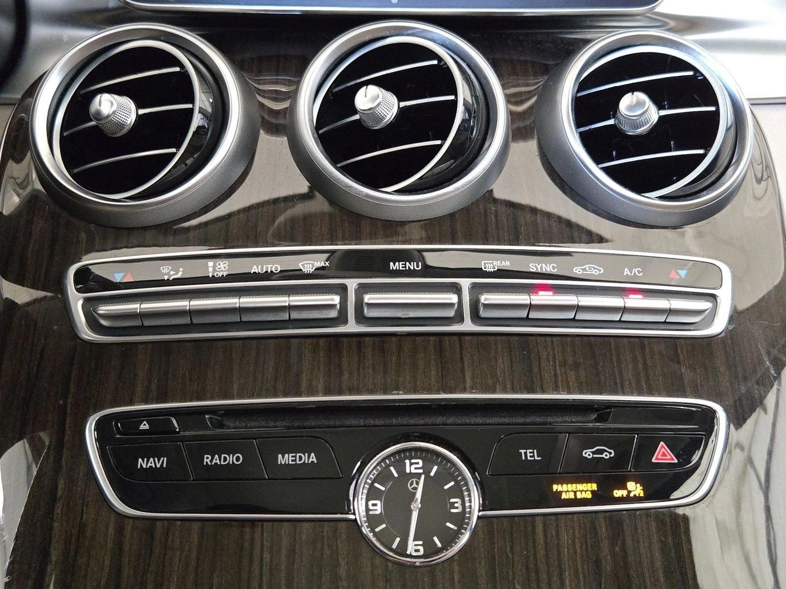 Thumbnail: 2015 Mercedes-Benz C-Class - 3