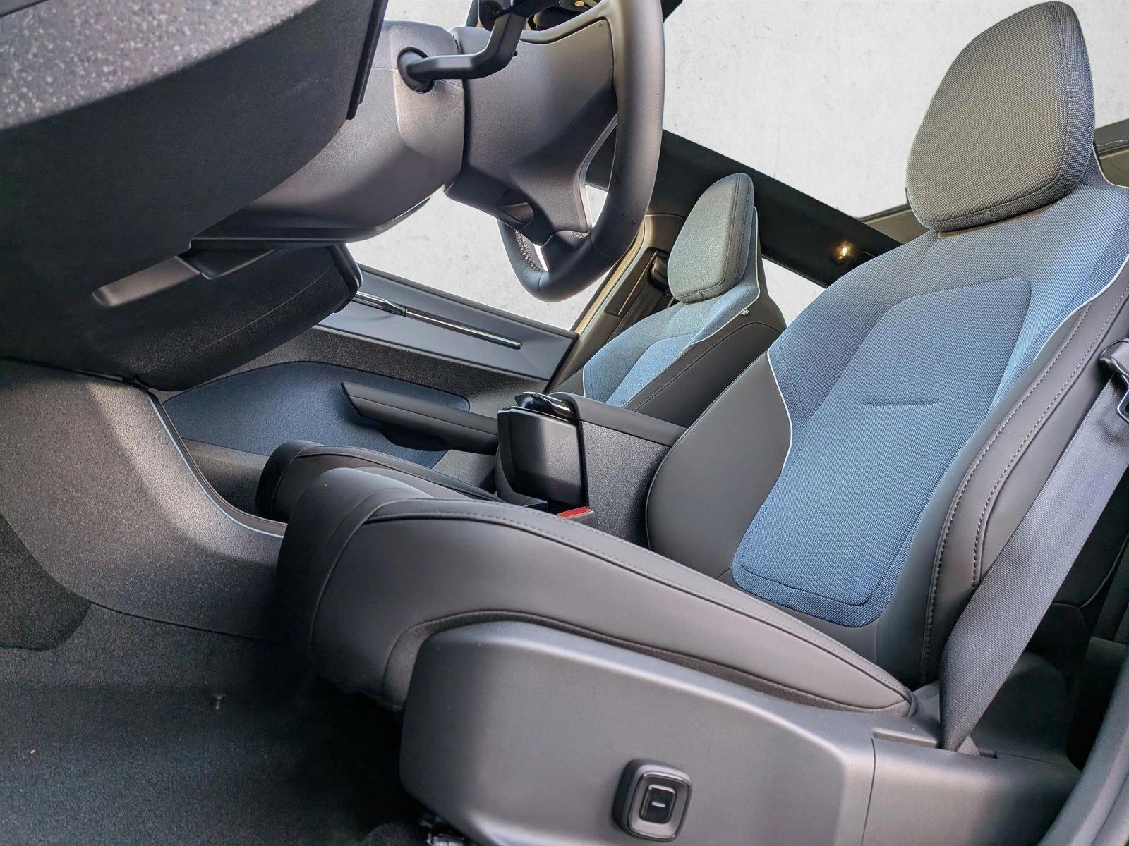 Thumbnail: 2026 Volvo EX30 - 5