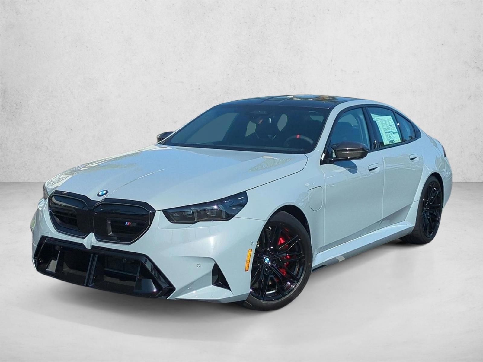Thumbnail: 2026 BMW M5 - 1