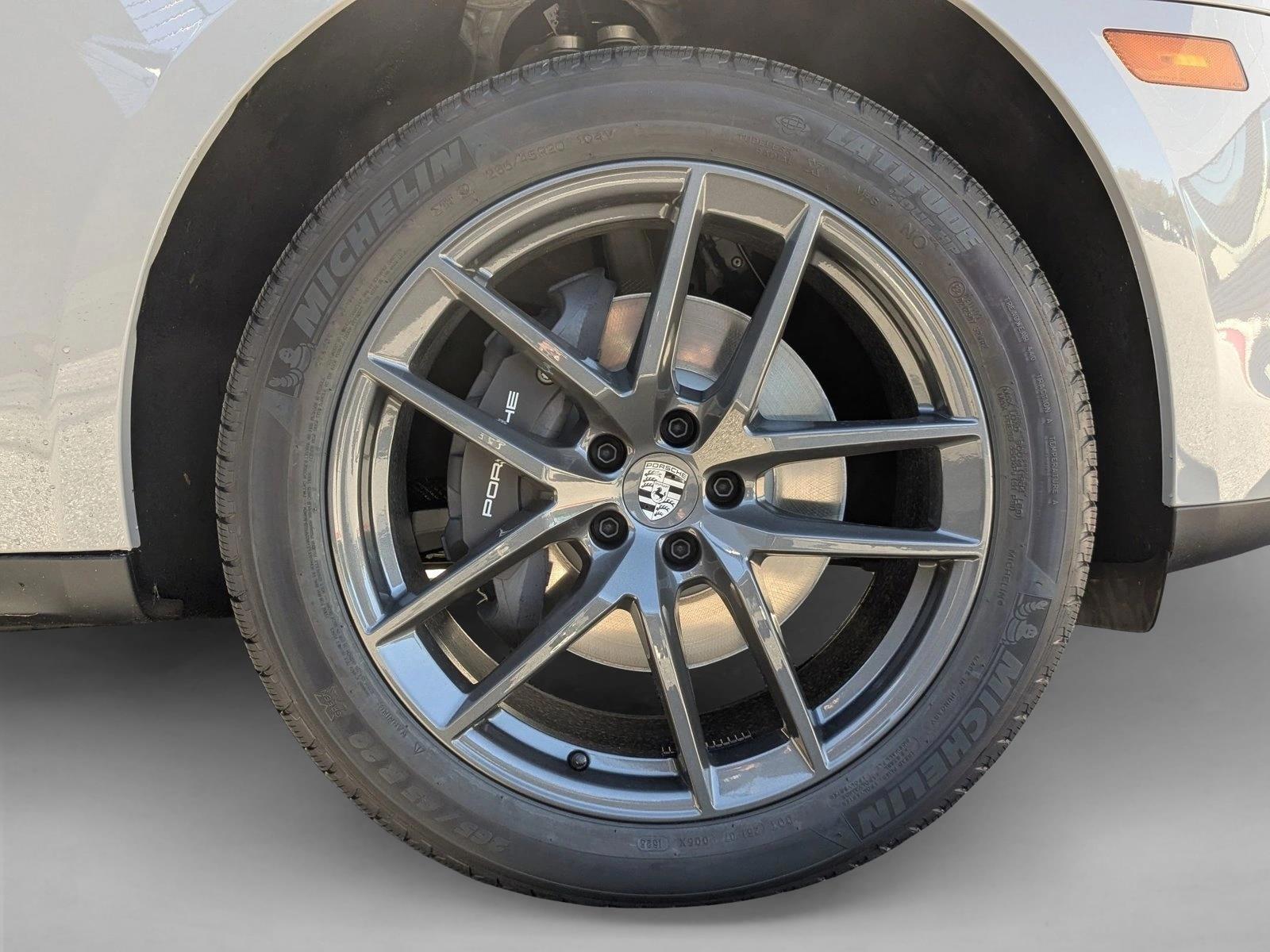 2026 Porsche Macan T - Photo 30