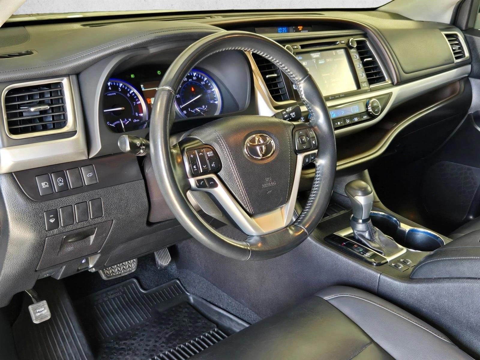 Thumbnail: 2019 Toyota Highlander - 3