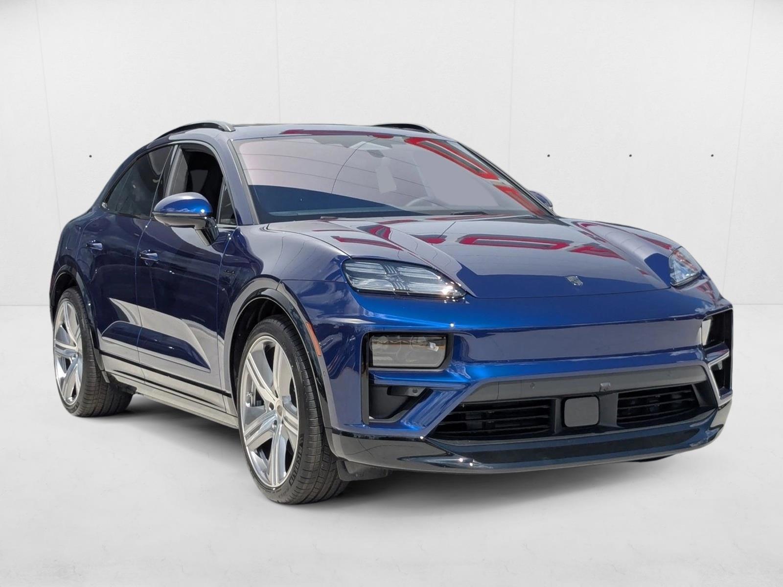 2025 Porsche Macan Turbo Electric - Photo 7