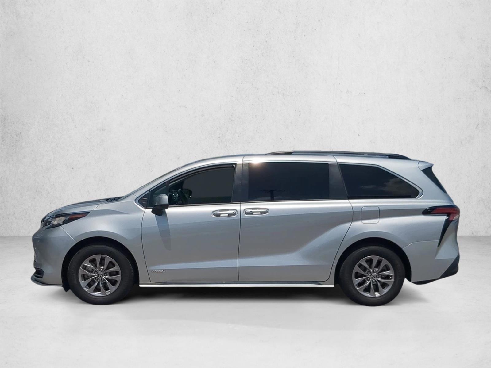 Thumbnail: 2021 Toyota Sienna - 2