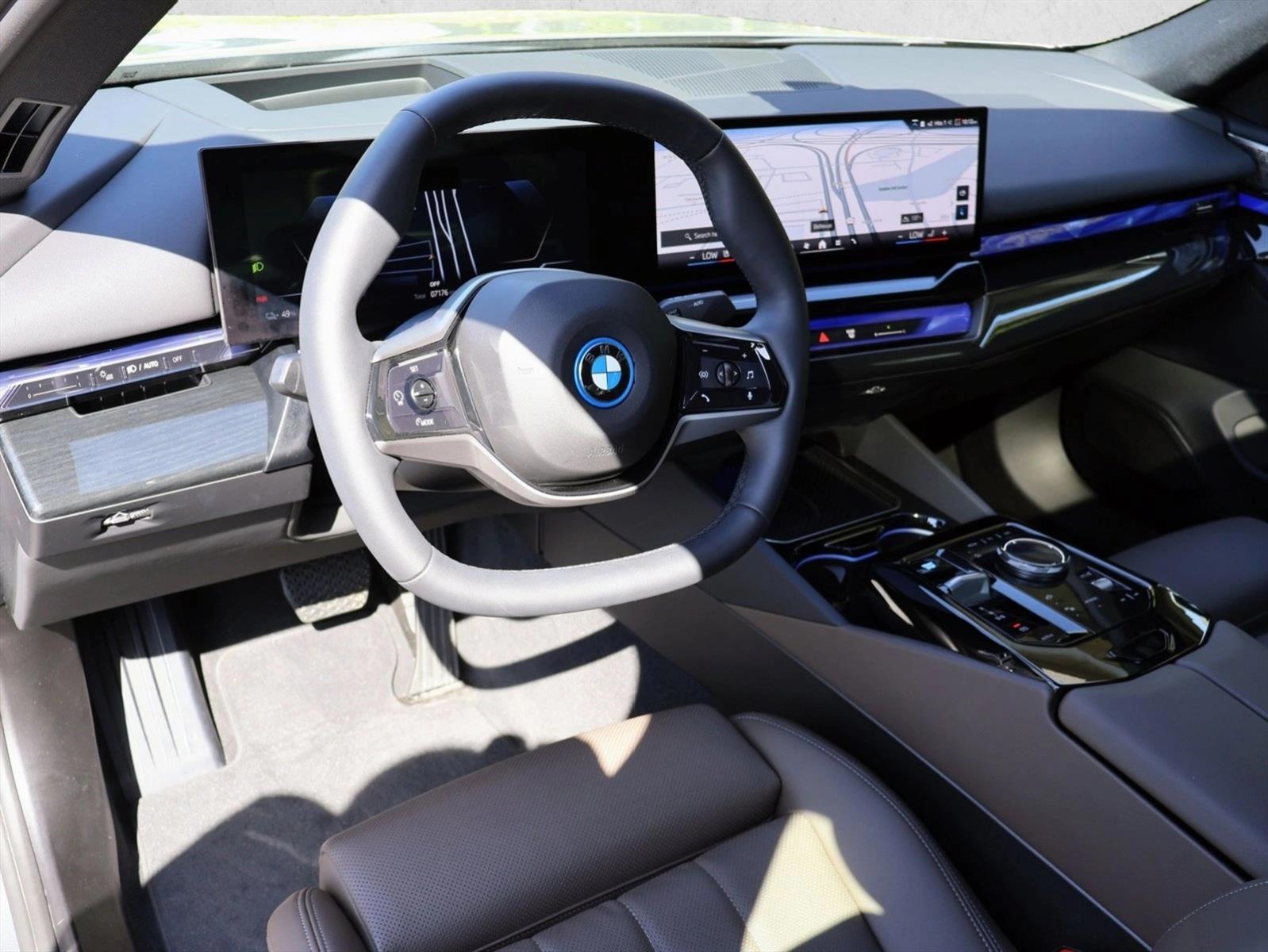 Thumbnail: 2026 BMW i5 - 3