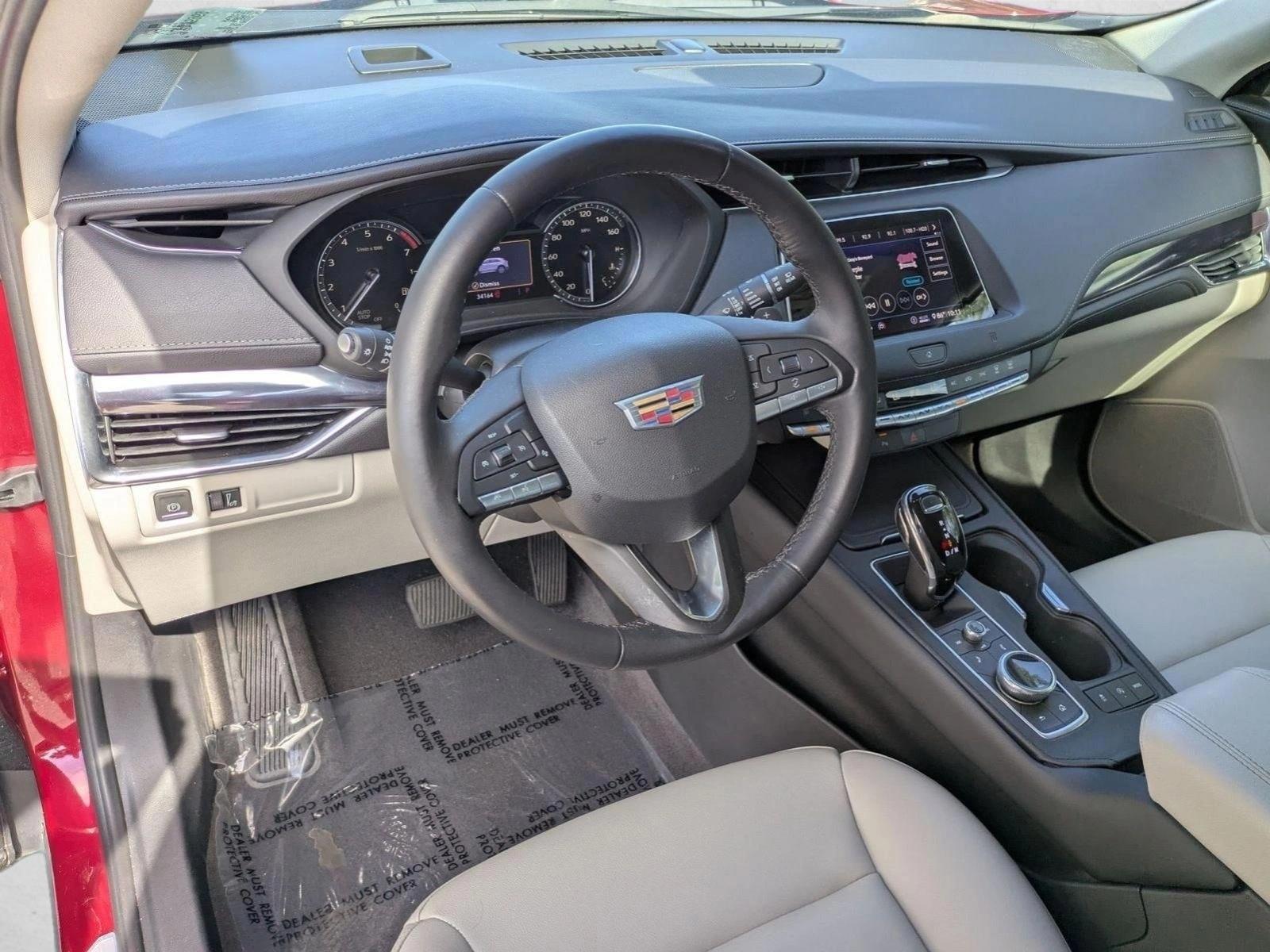 Thumbnail: 2020 Cadillac XT4 - 3