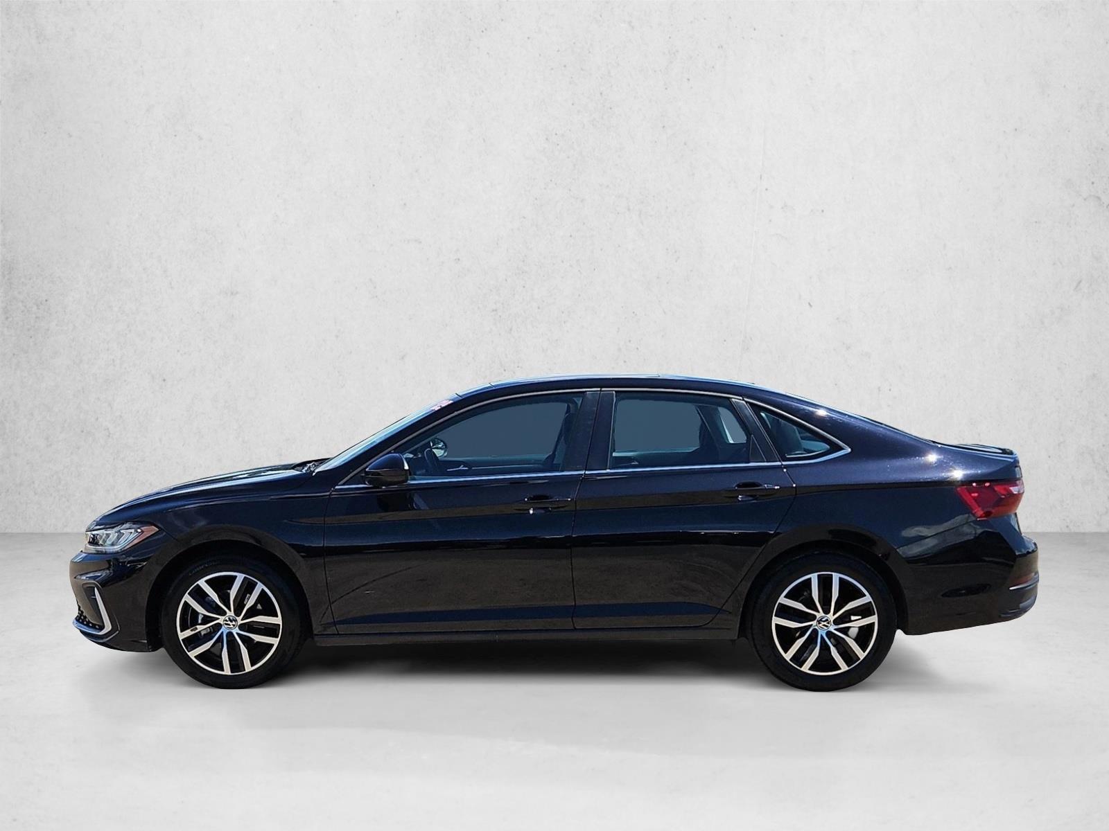 Thumbnail: 2025 Volkswagen Jetta - 2