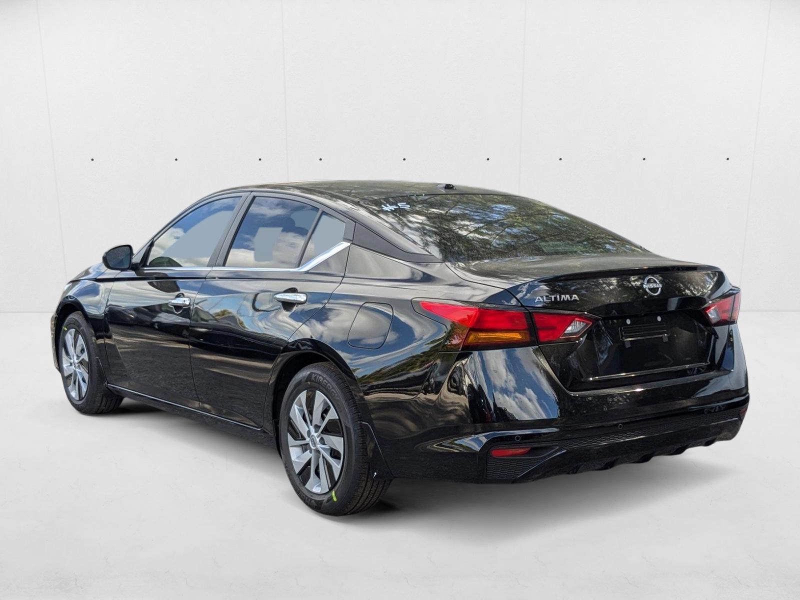 2025 Nissan Altima S - Photo 8