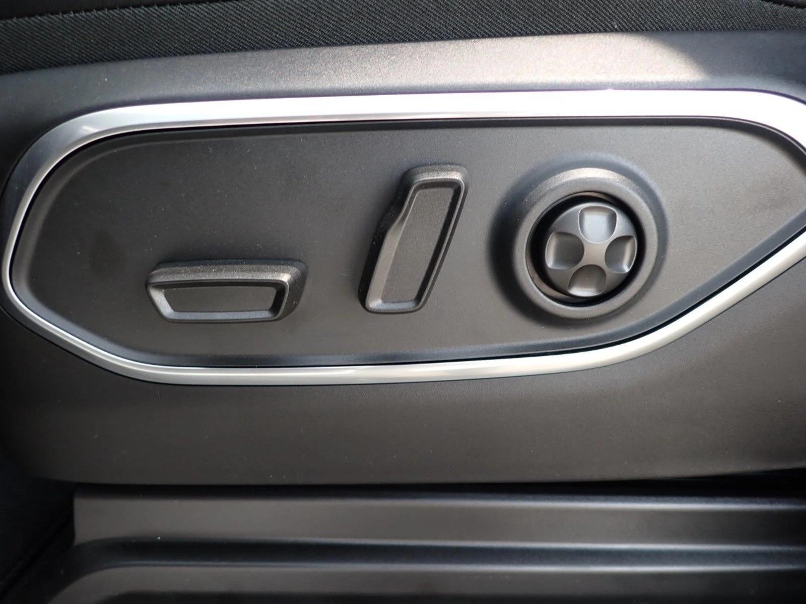 Thumbnail: 2026 Jeep Grand Wagoneer - 4