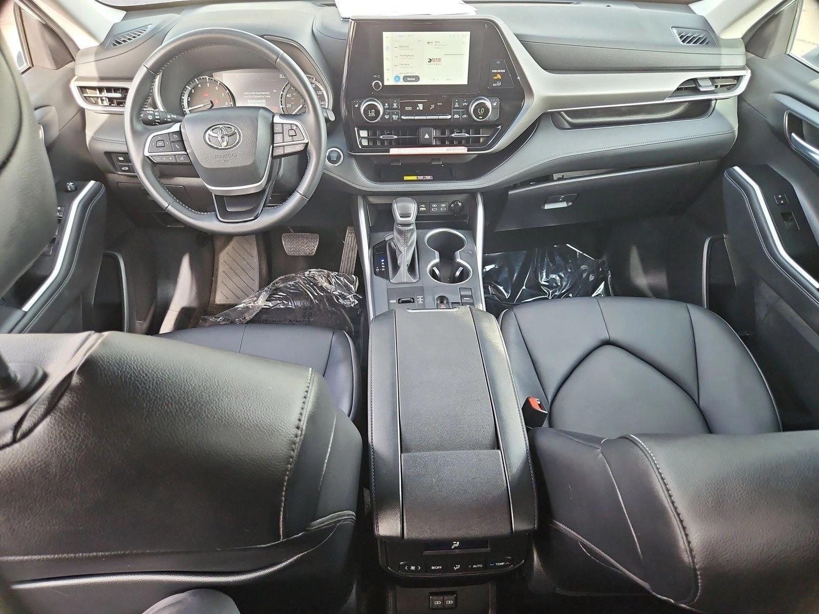 Thumbnail: 2025 Toyota Highlander - 4