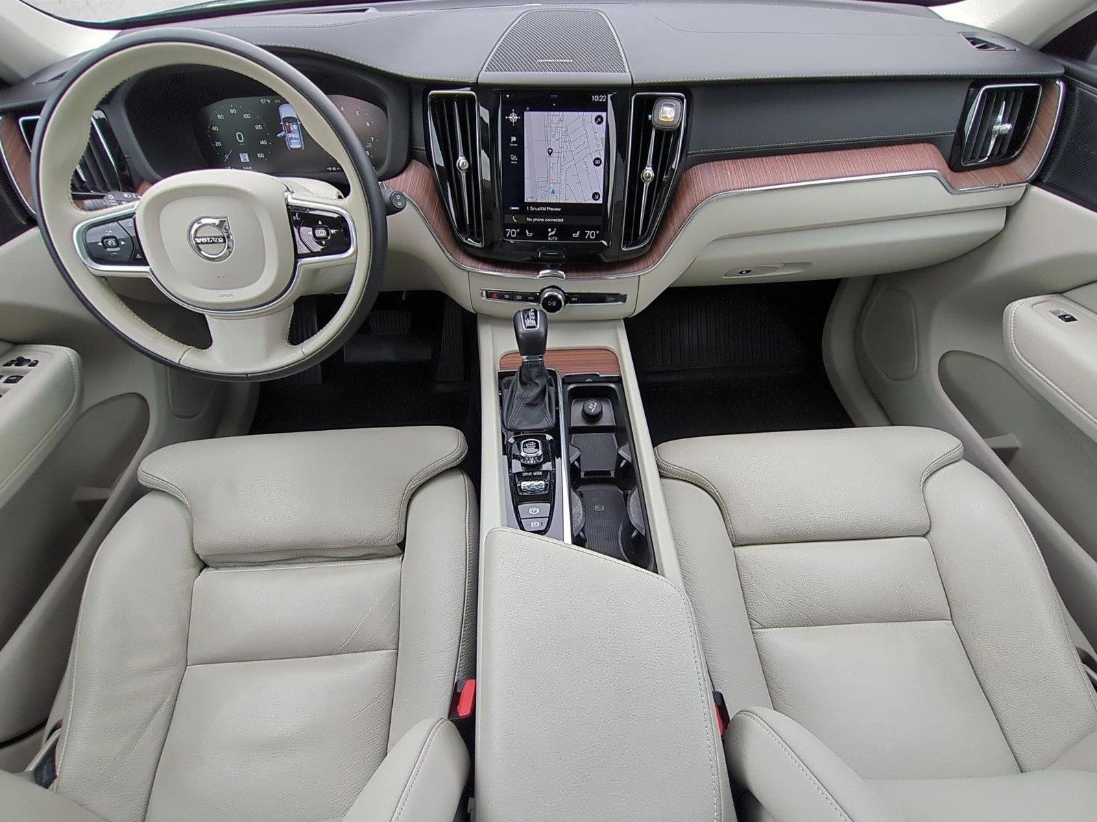 Thumbnail: 2020 Volvo XC60 - 3