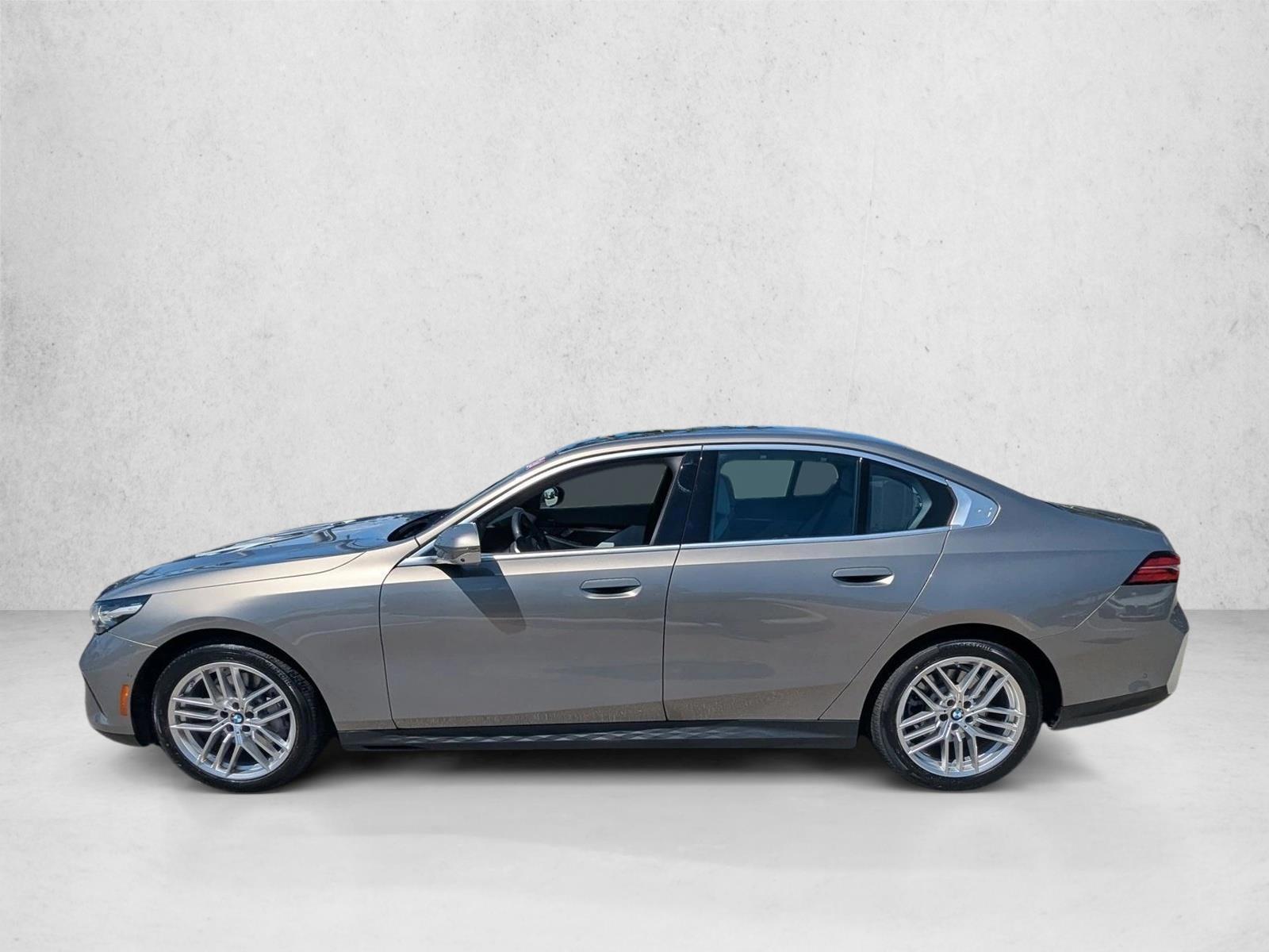 Thumbnail: 2024 BMW 5 Series - 2