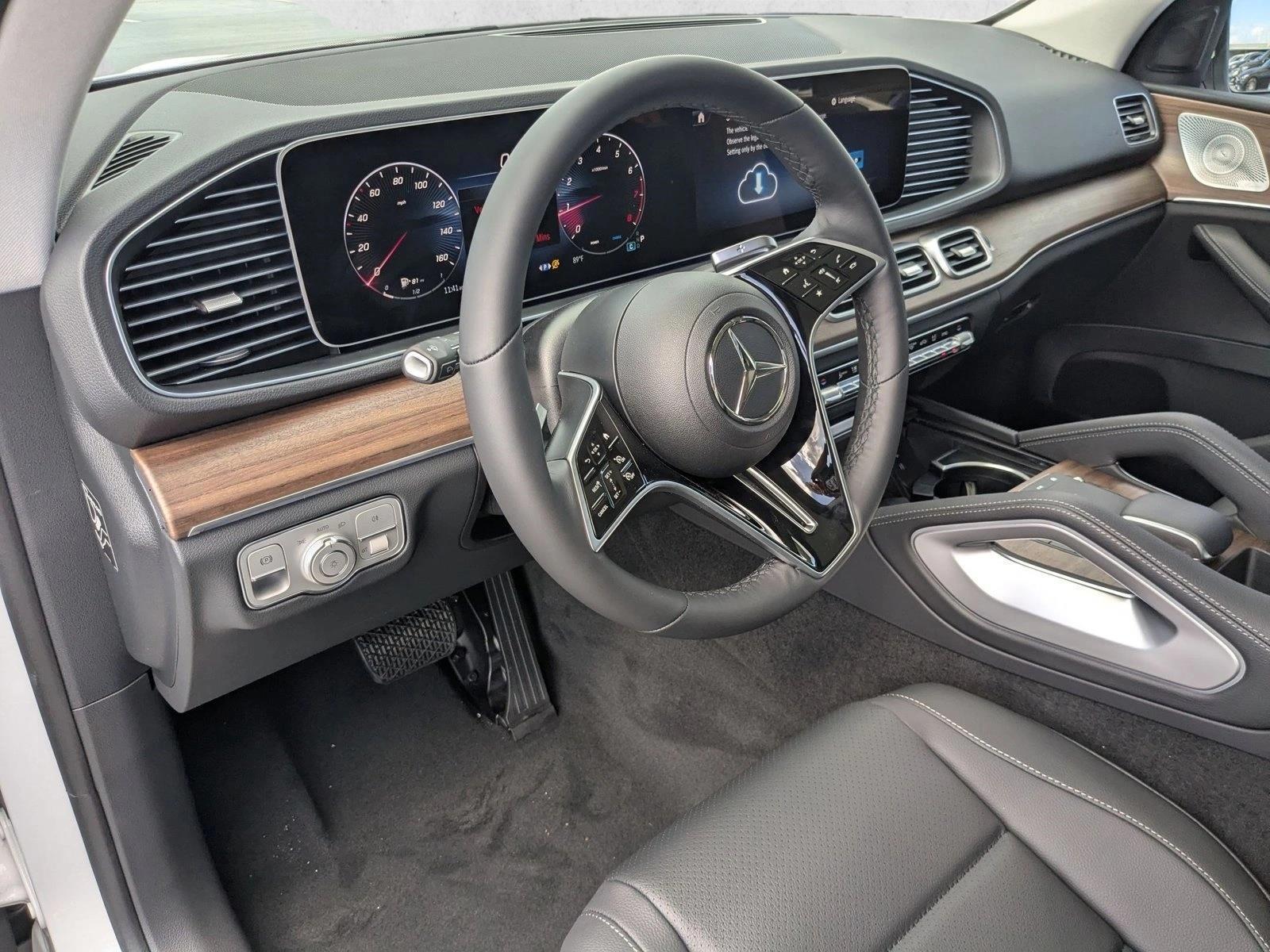 Thumbnail: 2026 Mercedes-Benz GLE - 3
