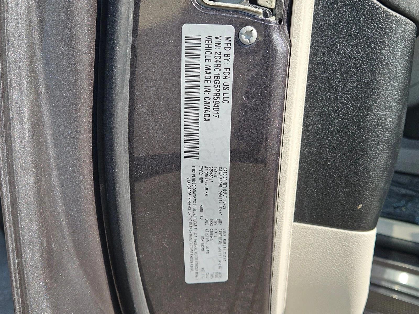 2023 Chrysler Pacifica Touring L - Photo 24