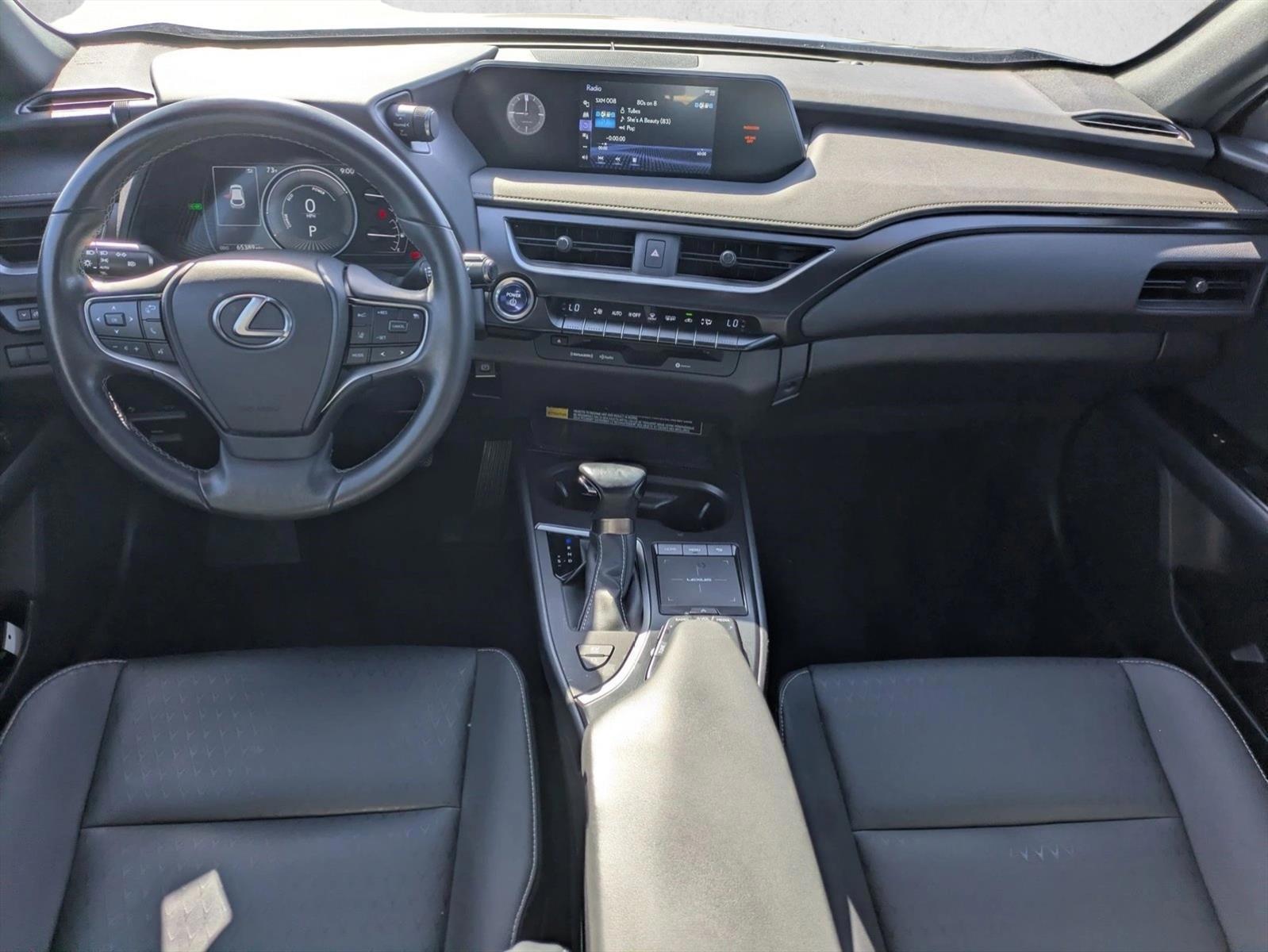 Thumbnail: 2022 Lexus UX - 4