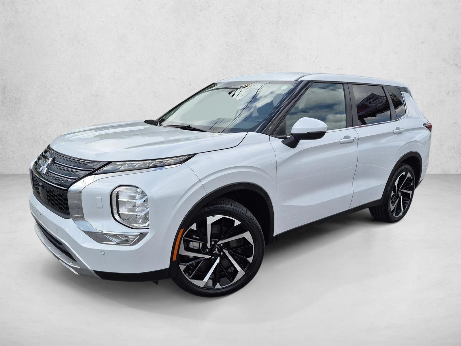 Thumbnail: 2024 Mitsubishi Outlander - 1