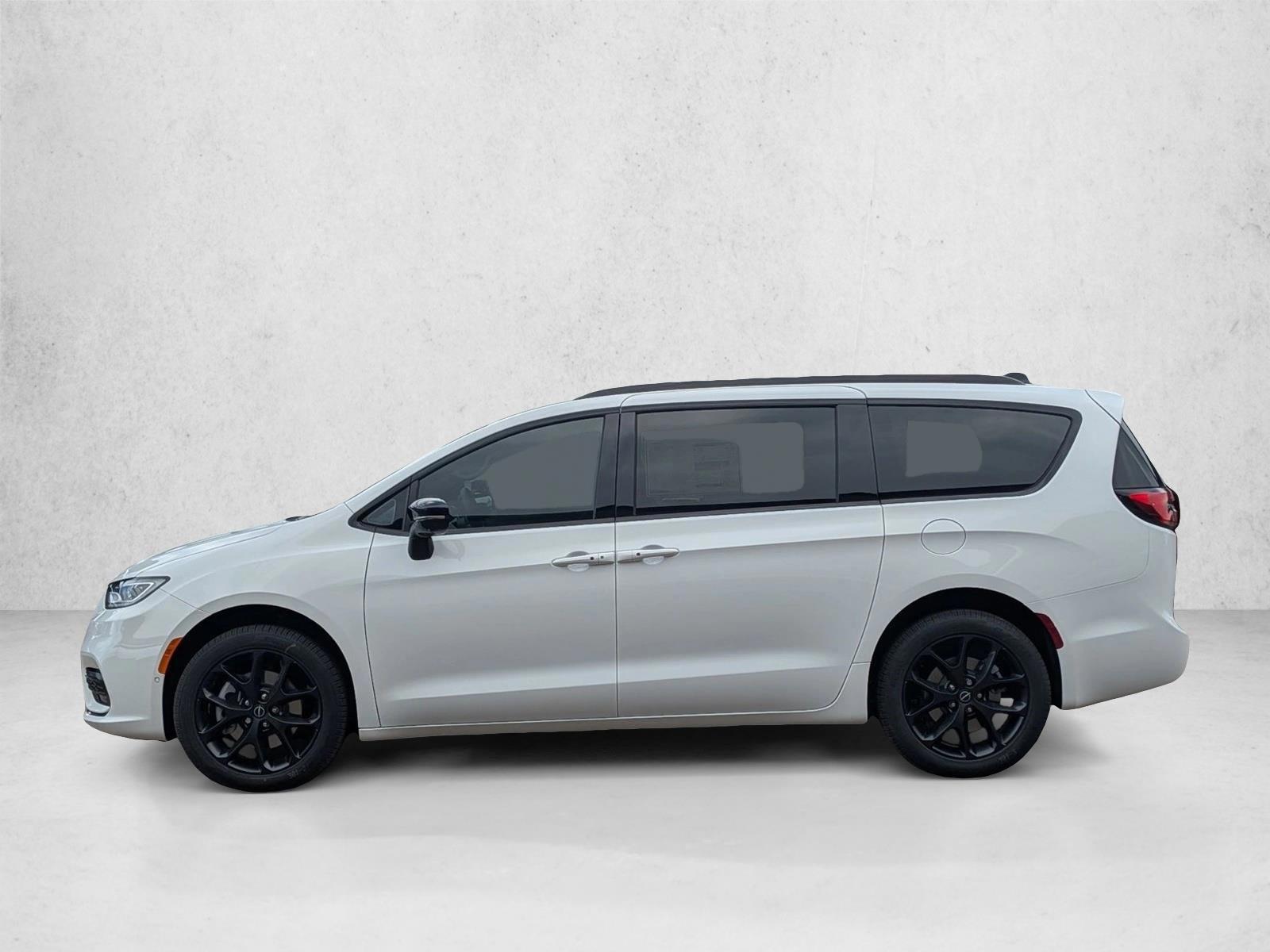 Thumbnail: 2026 Chrysler Pacifica - 2