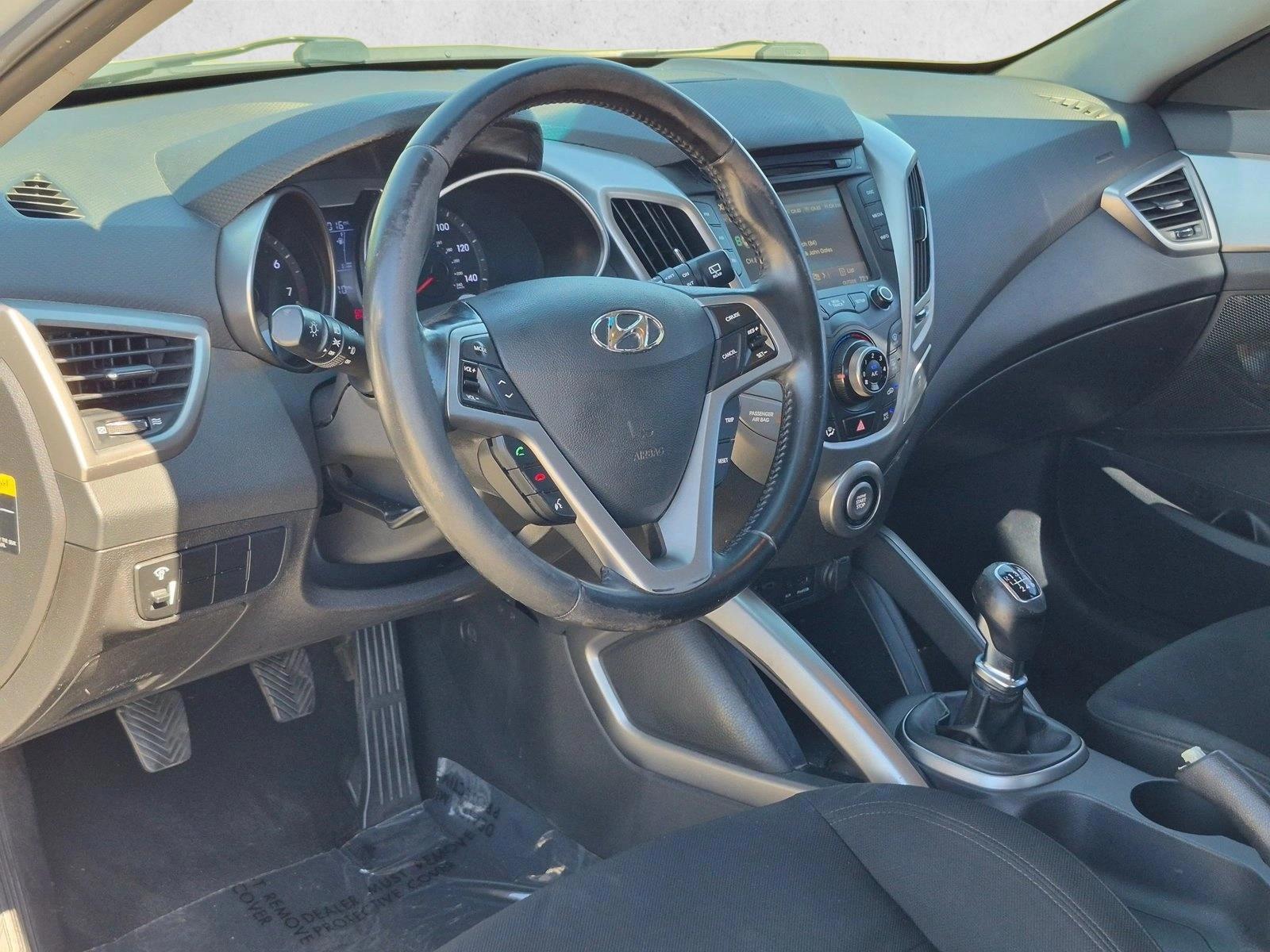 Thumbnail: 2013 Hyundai Veloster - 3
