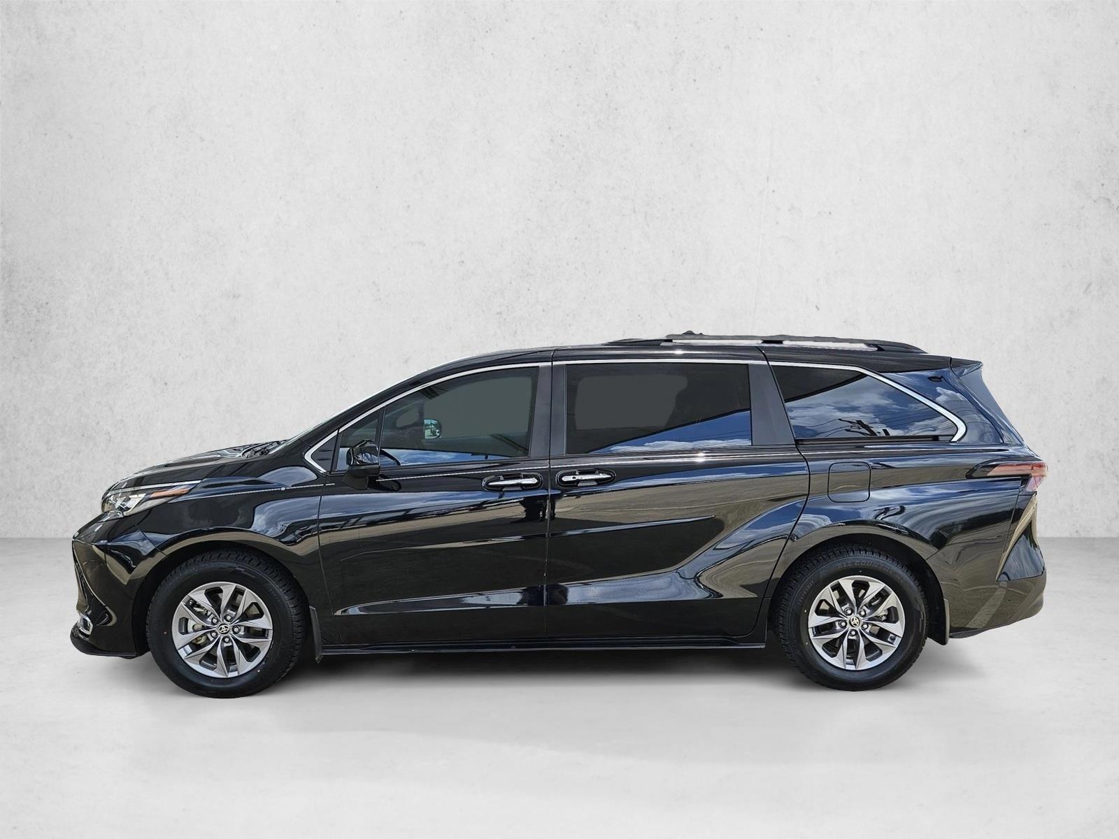 Thumbnail: 2024 Toyota Sienna - 2