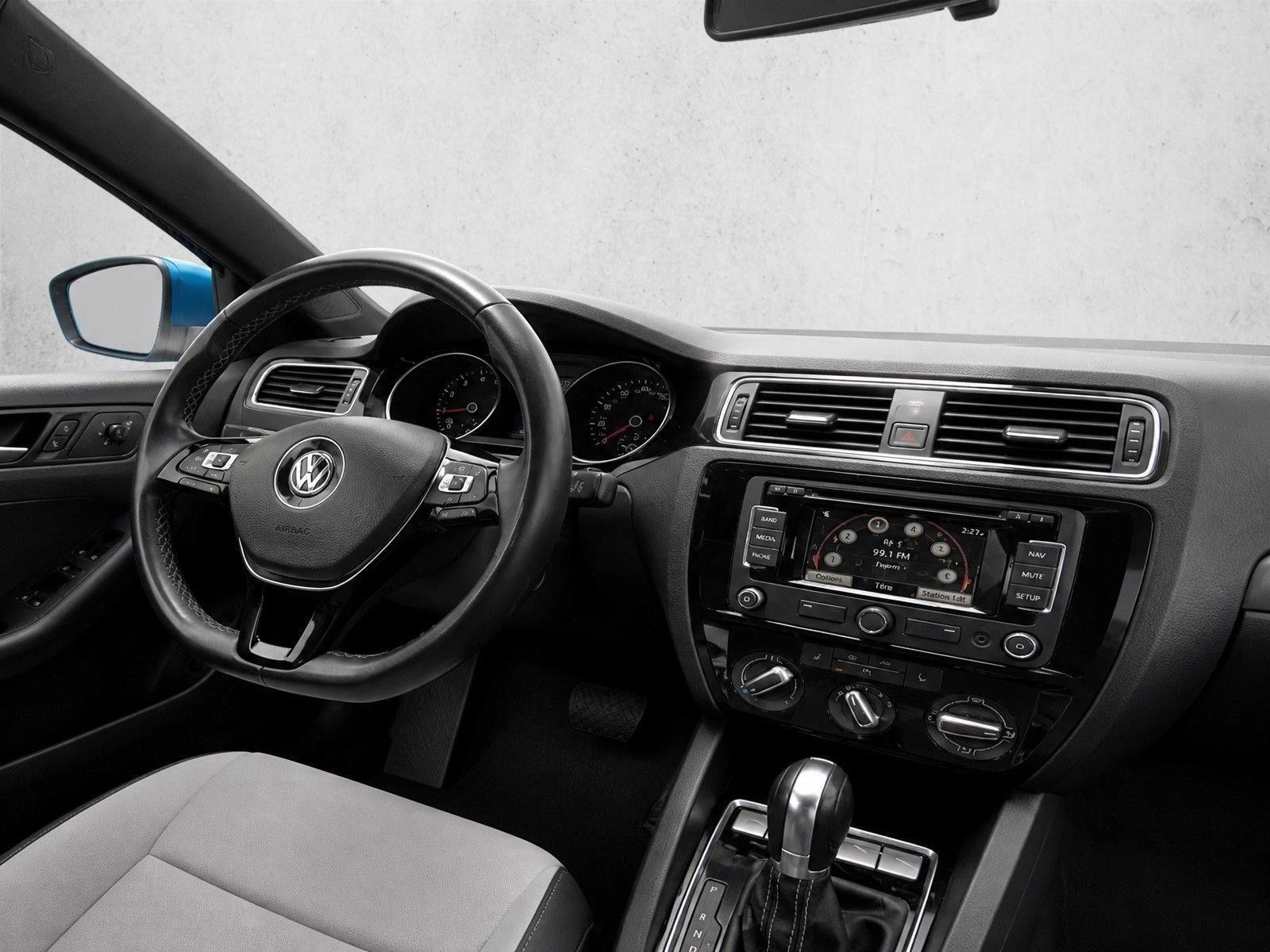 Thumbnail: 2015 Volkswagen Jetta - 4