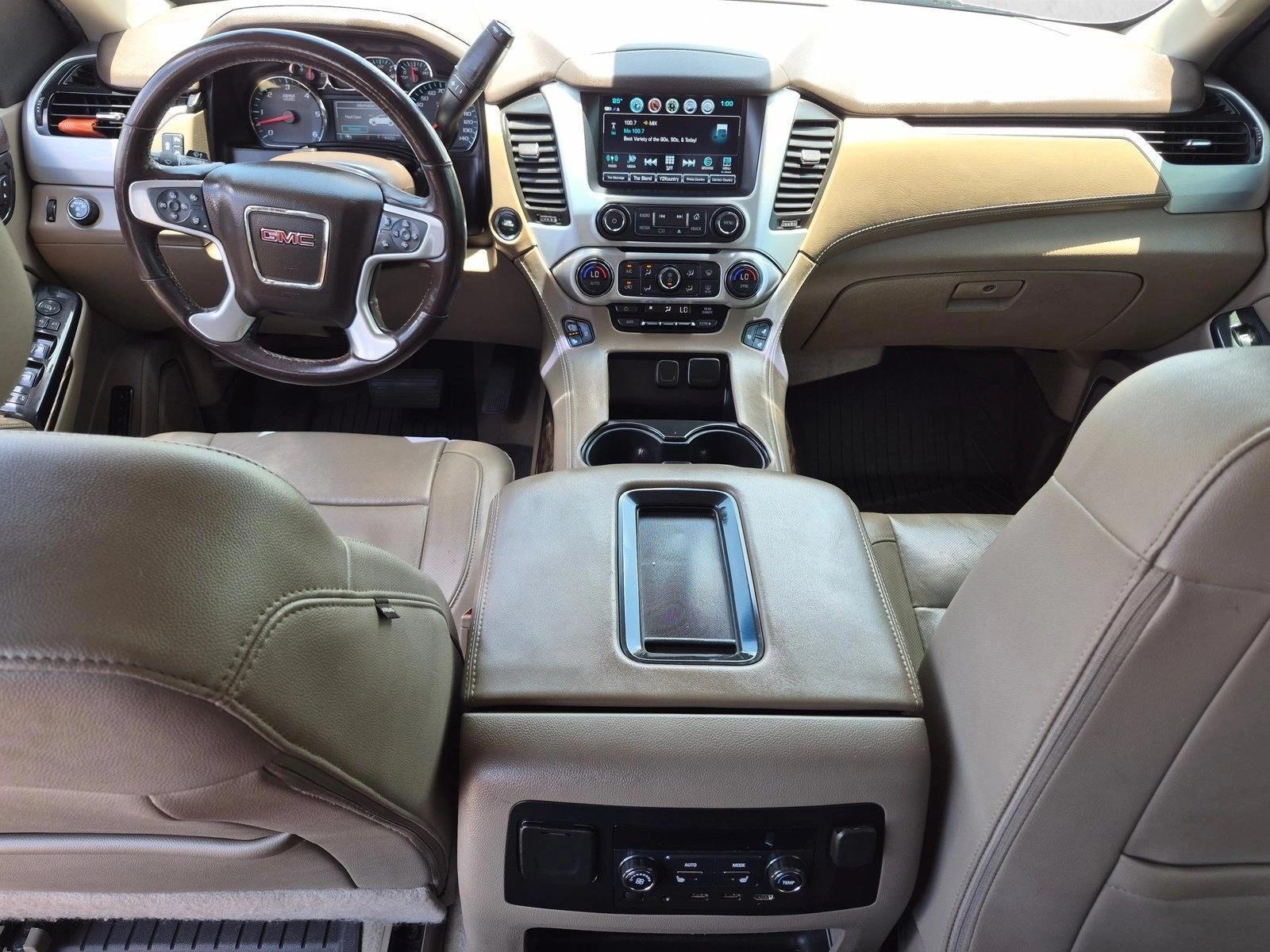 Thumbnail: 2019 GMC Yukon XL - 3