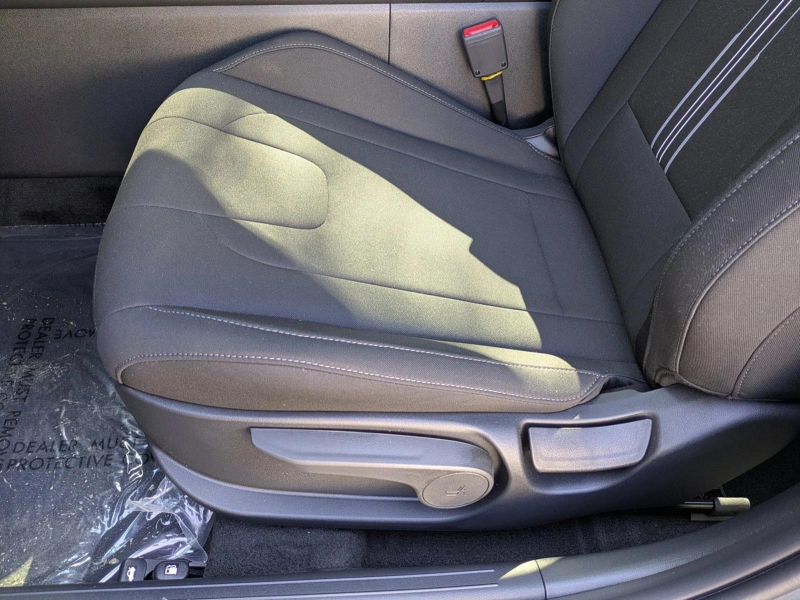 Thumbnail: 2026 Hyundai Elantra - 4