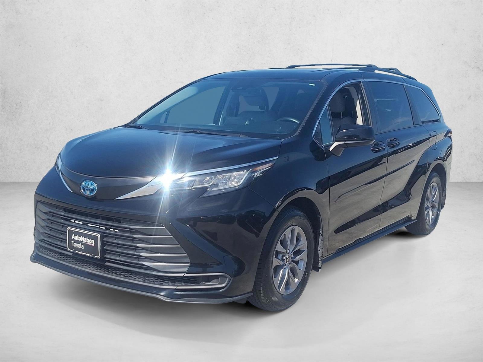 Thumbnail: 2022 Toyota Sienna - 1