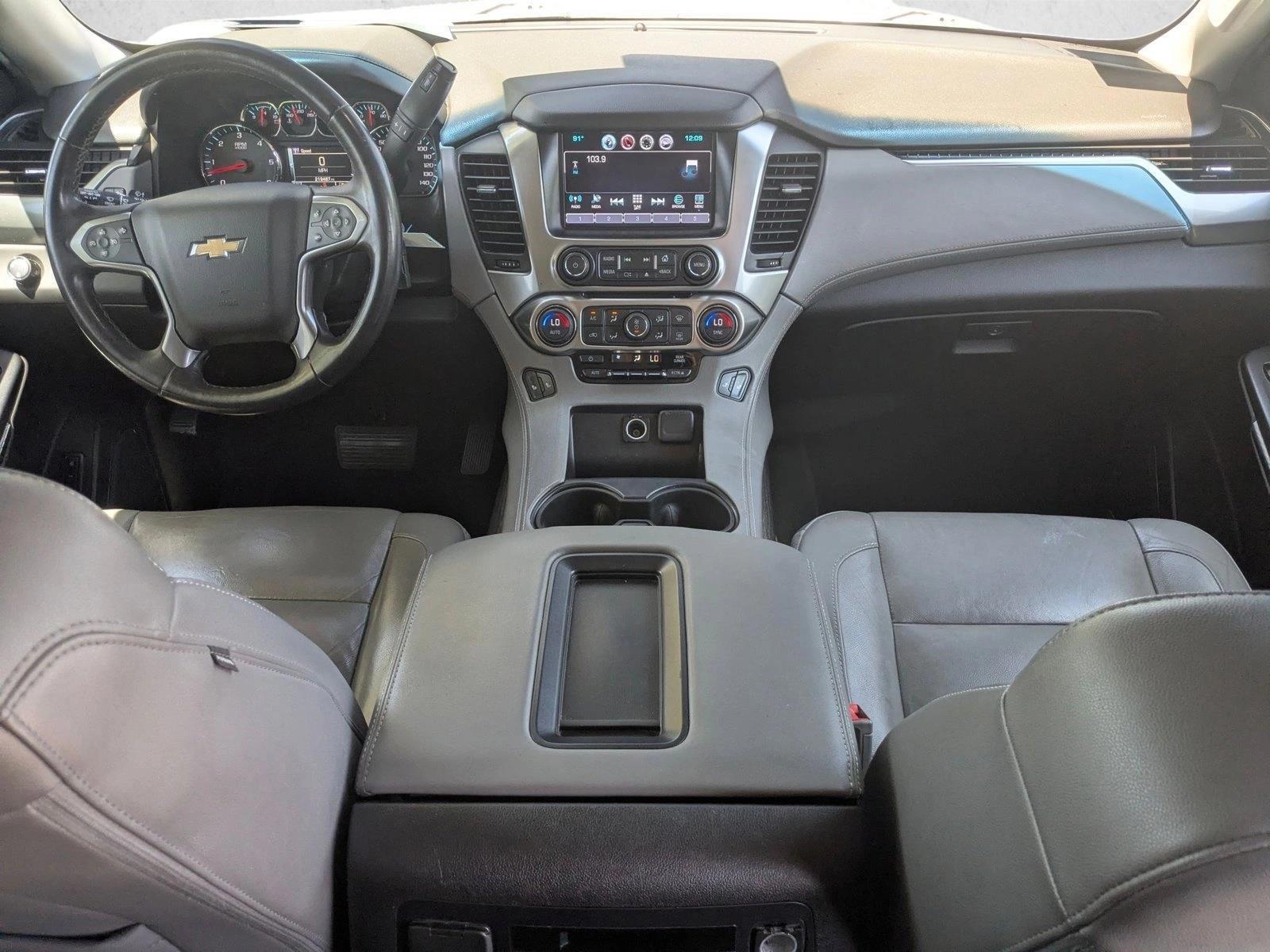 Thumbnail: 2016 Chevrolet Suburban - 3