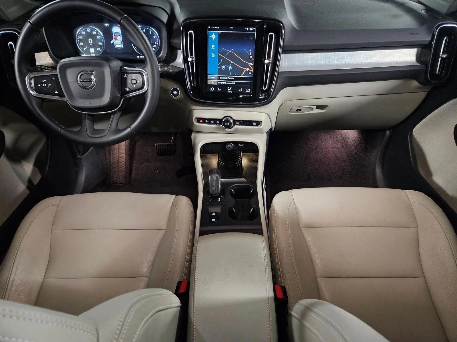 Thumbnail: 2019 Volvo XC40 - 3